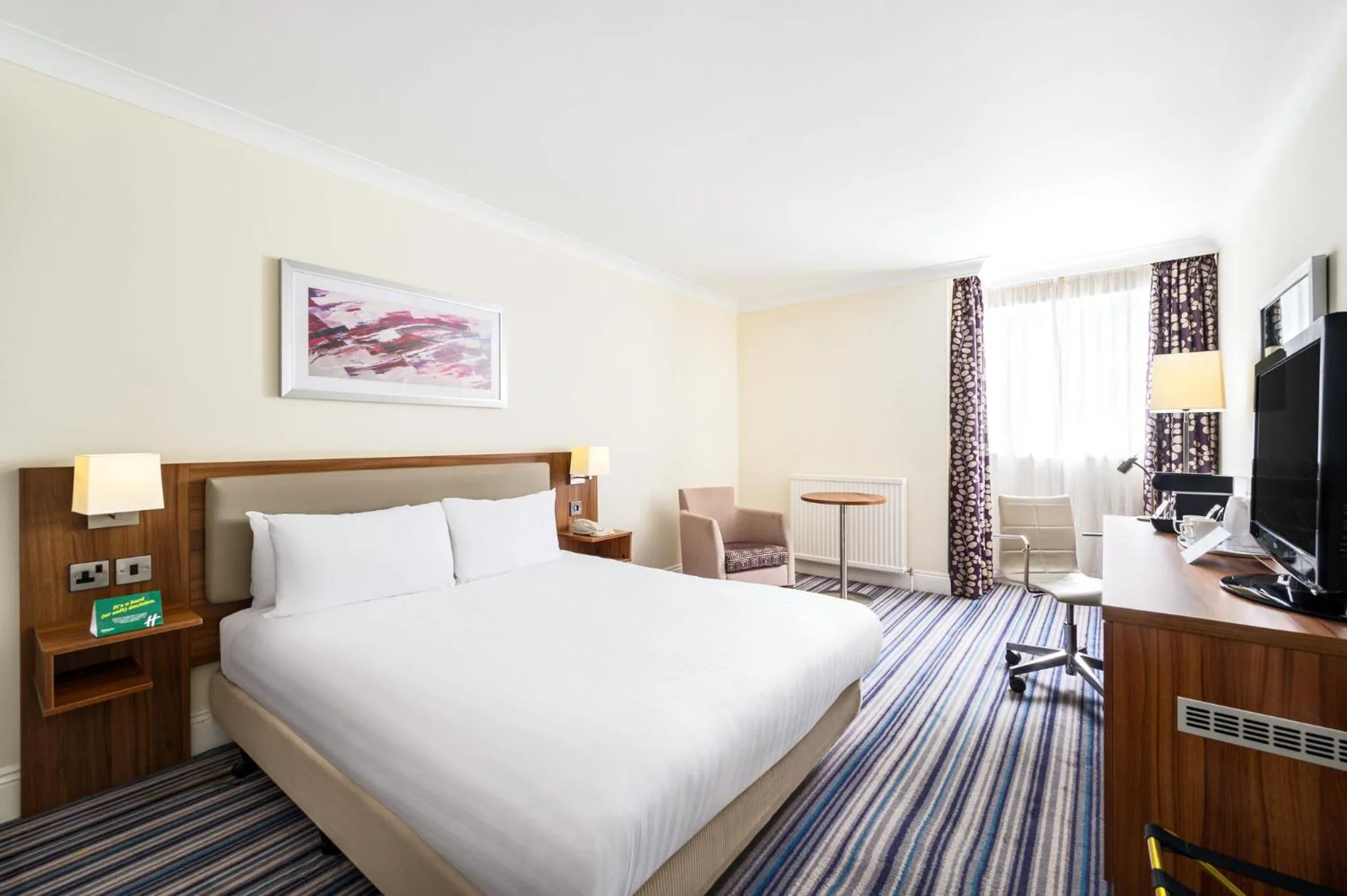 Photo of the whole room, Bed in Holiday Inn Lancaster by IHG