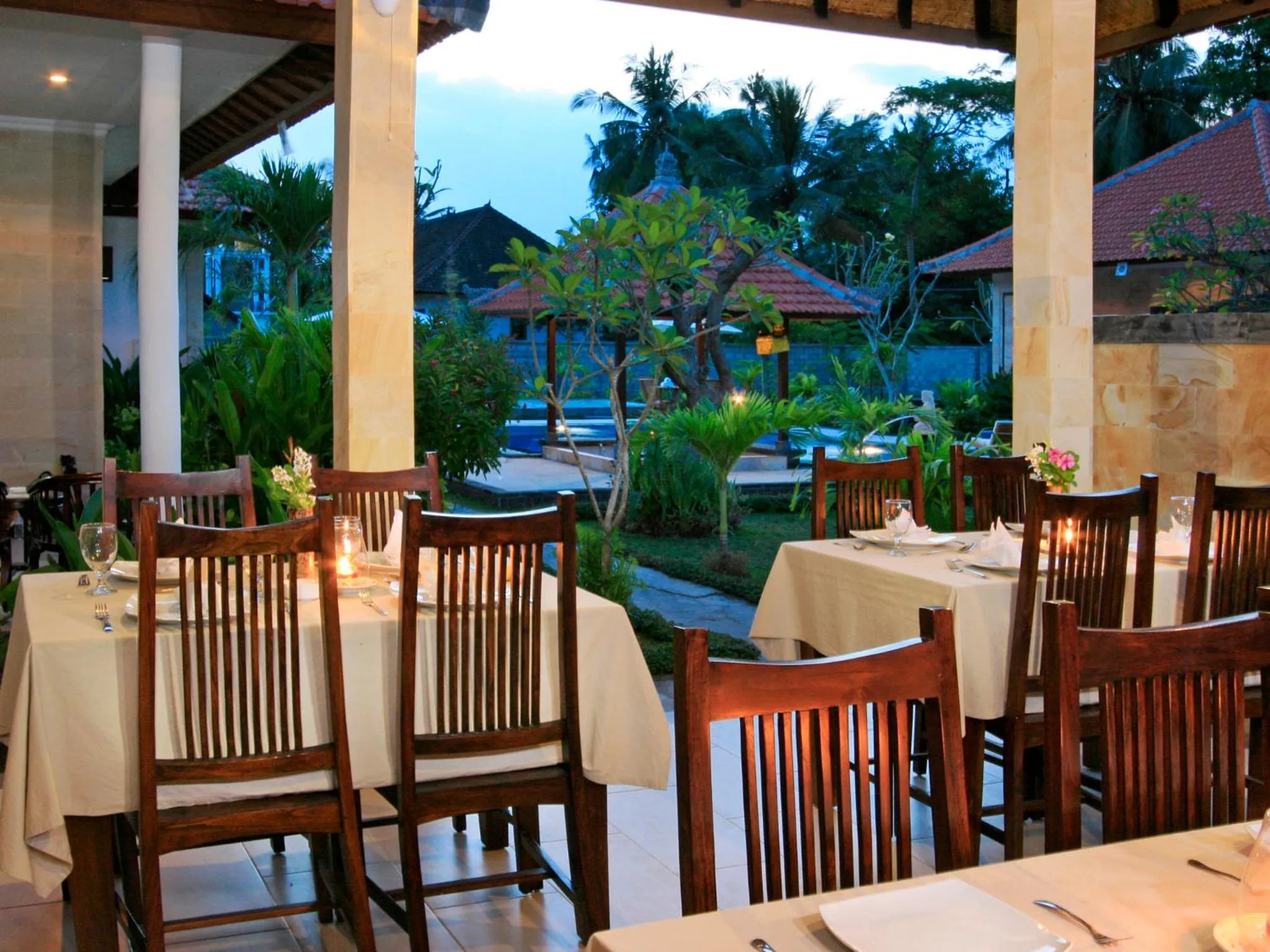 Restaurant/places to eat in Pondok Jenggala