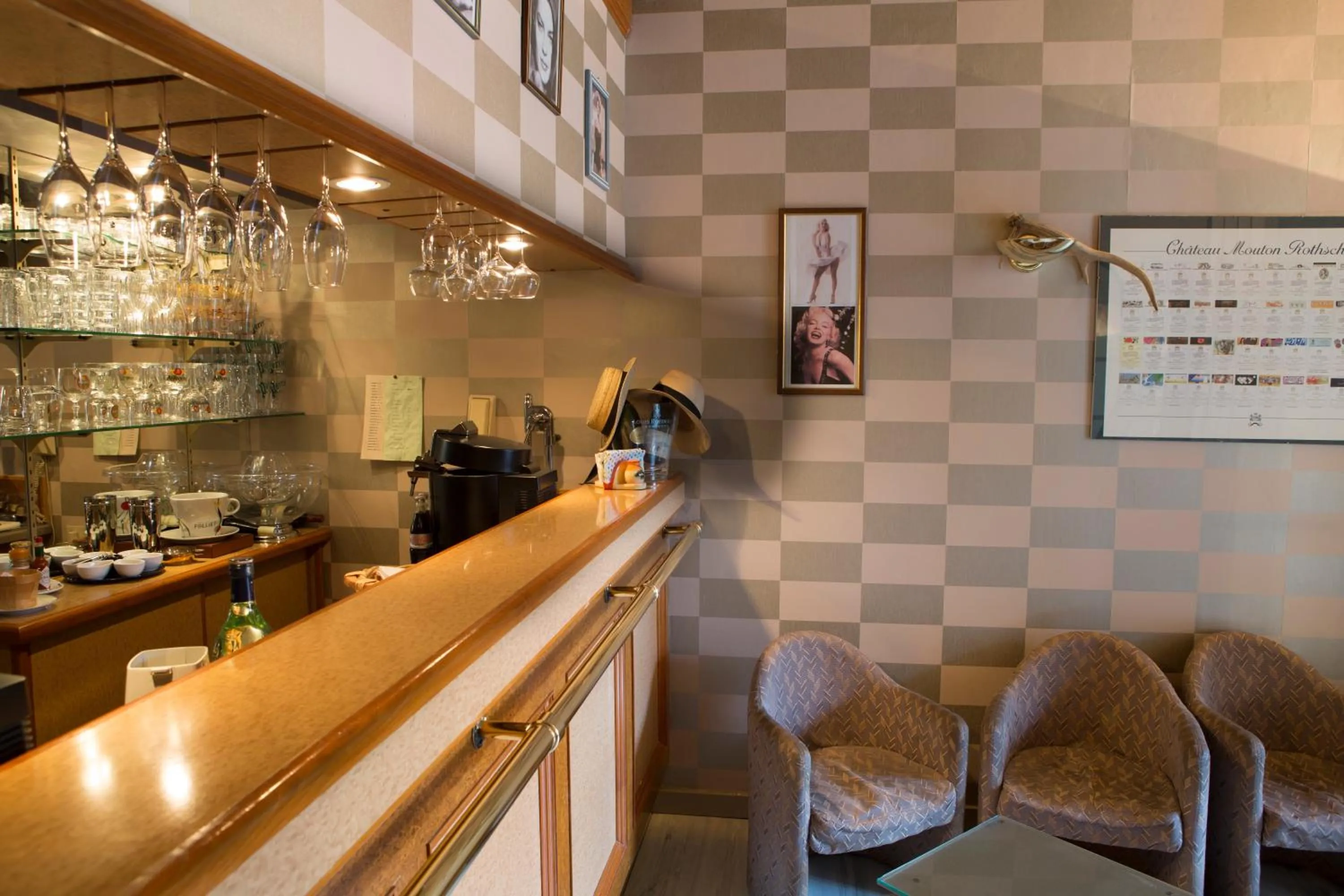 Lounge or bar in Blanche de Castille