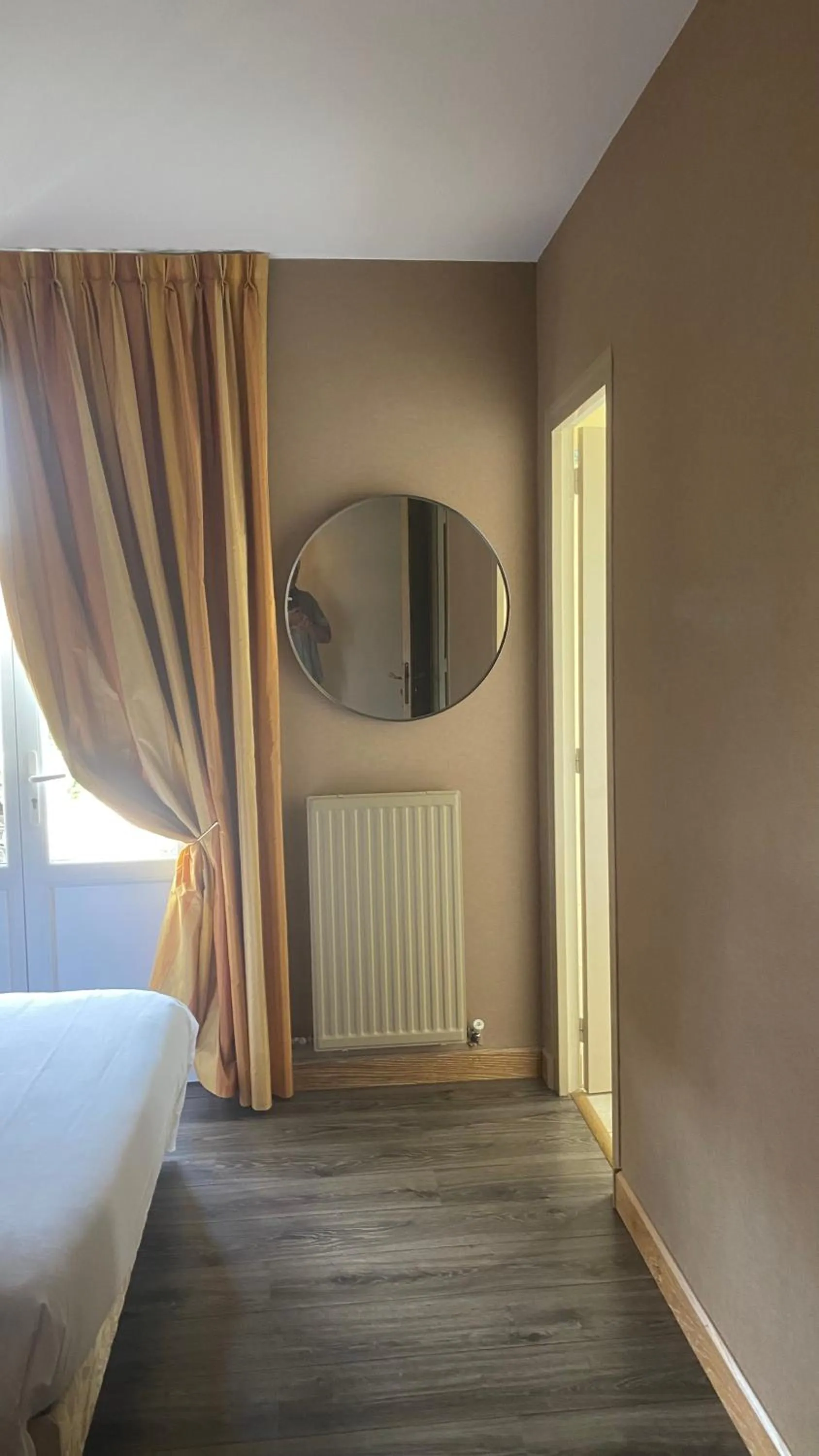 Bed in Blanche de Castille