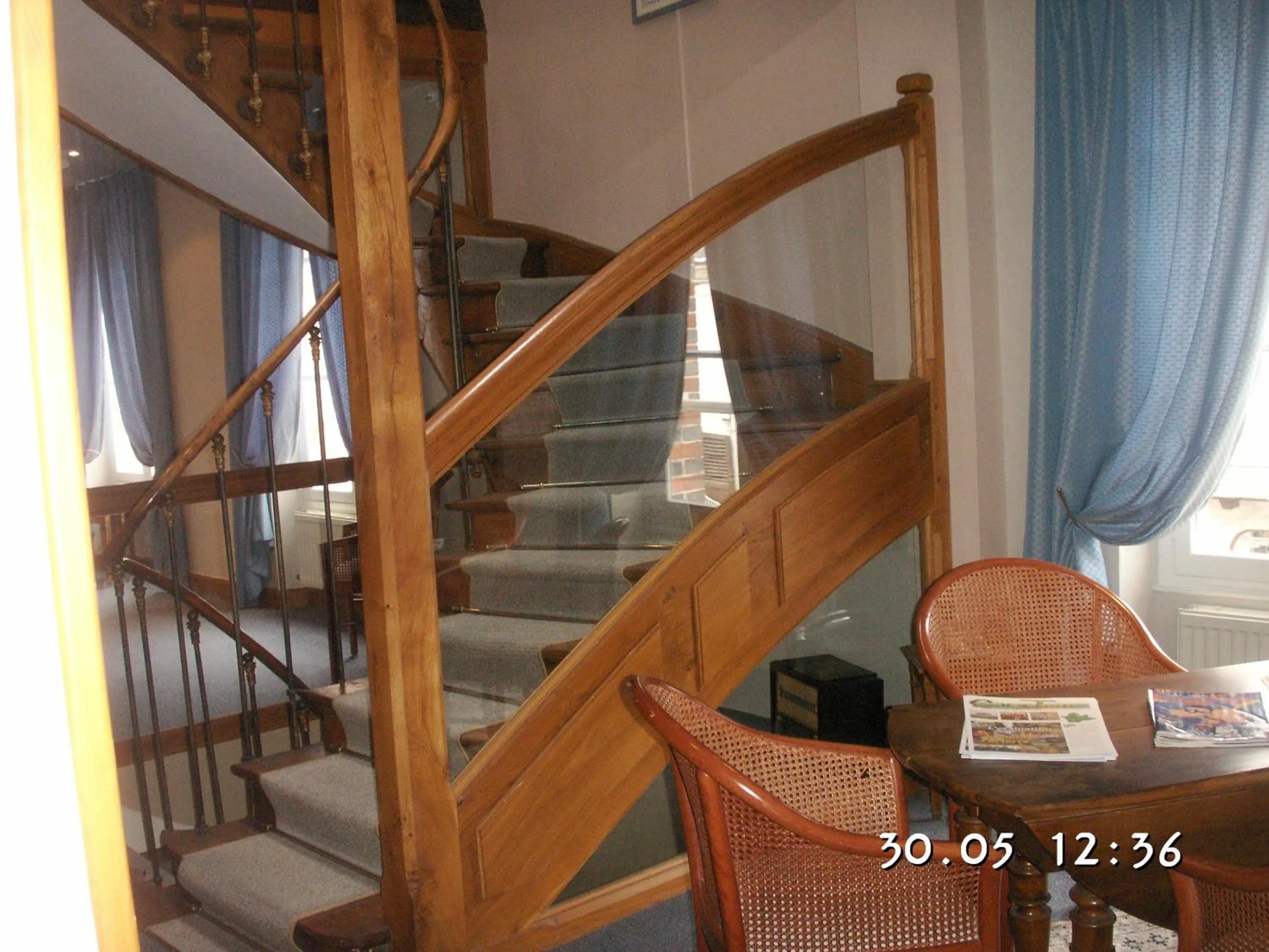 Seating area in Blanche de Castille