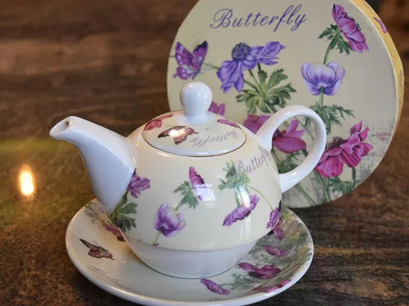 Drinks in Hotel Uranus