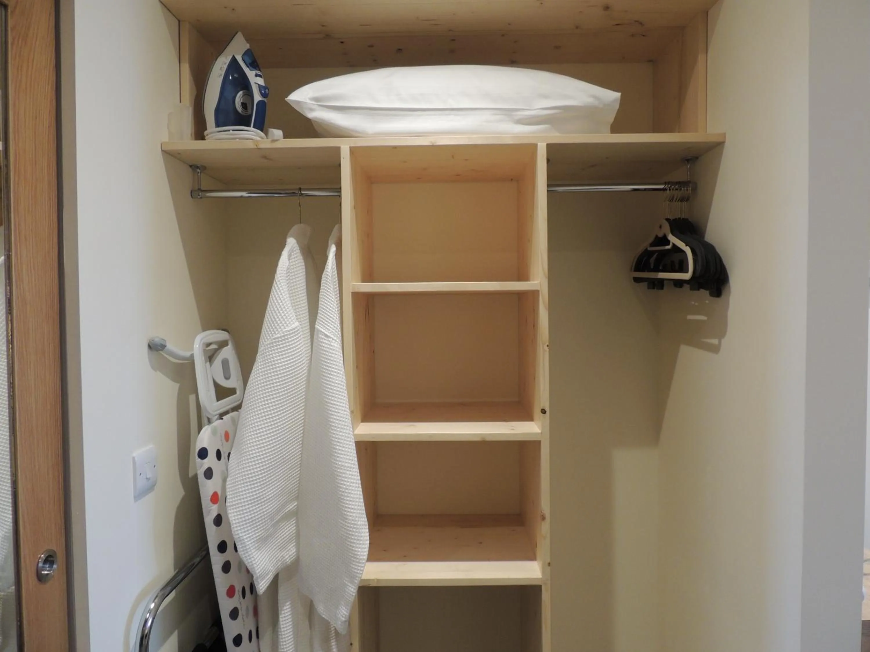 wardrobe in Heatherlea