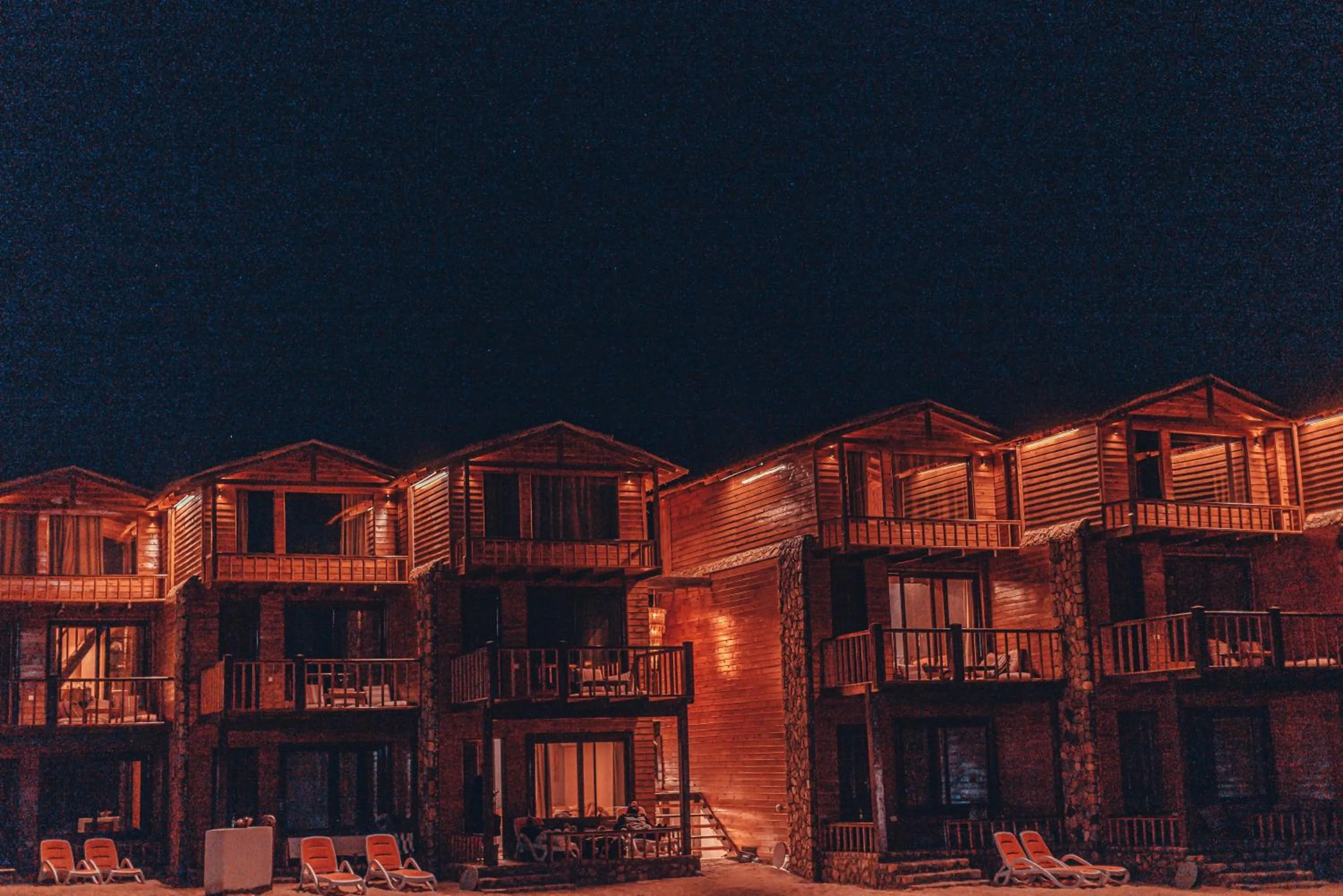 Property building in Paradise Sweir