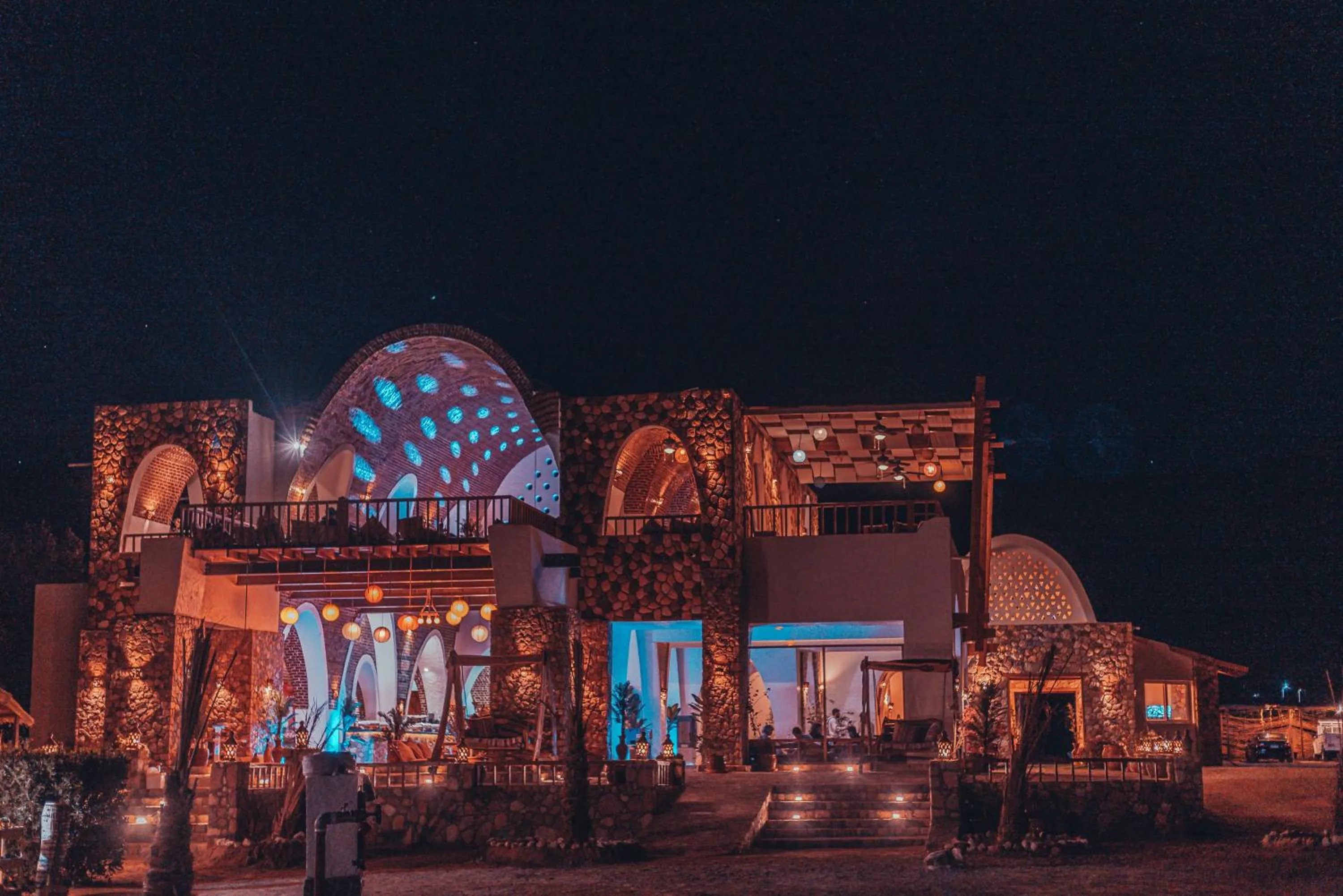 Restaurant/places to eat in Paradise Sweir