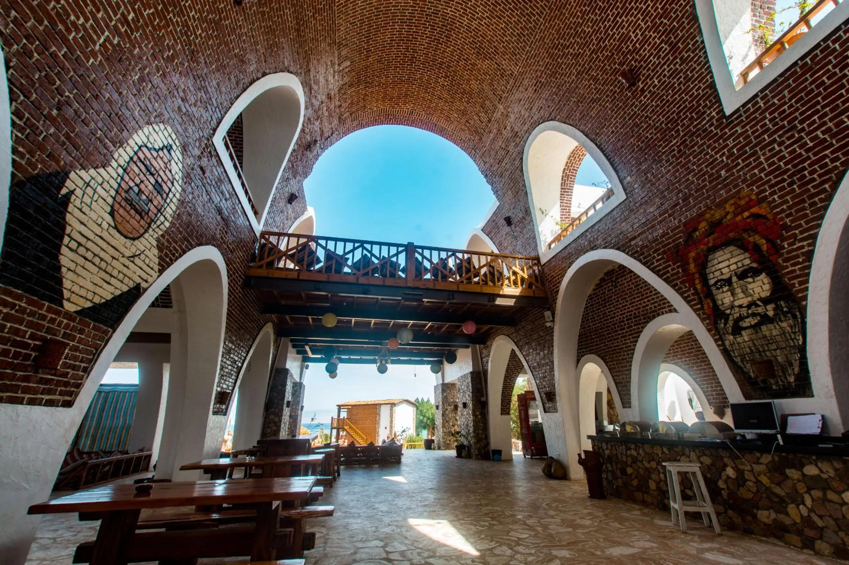 Restaurant/places to eat in Paradise Sweir