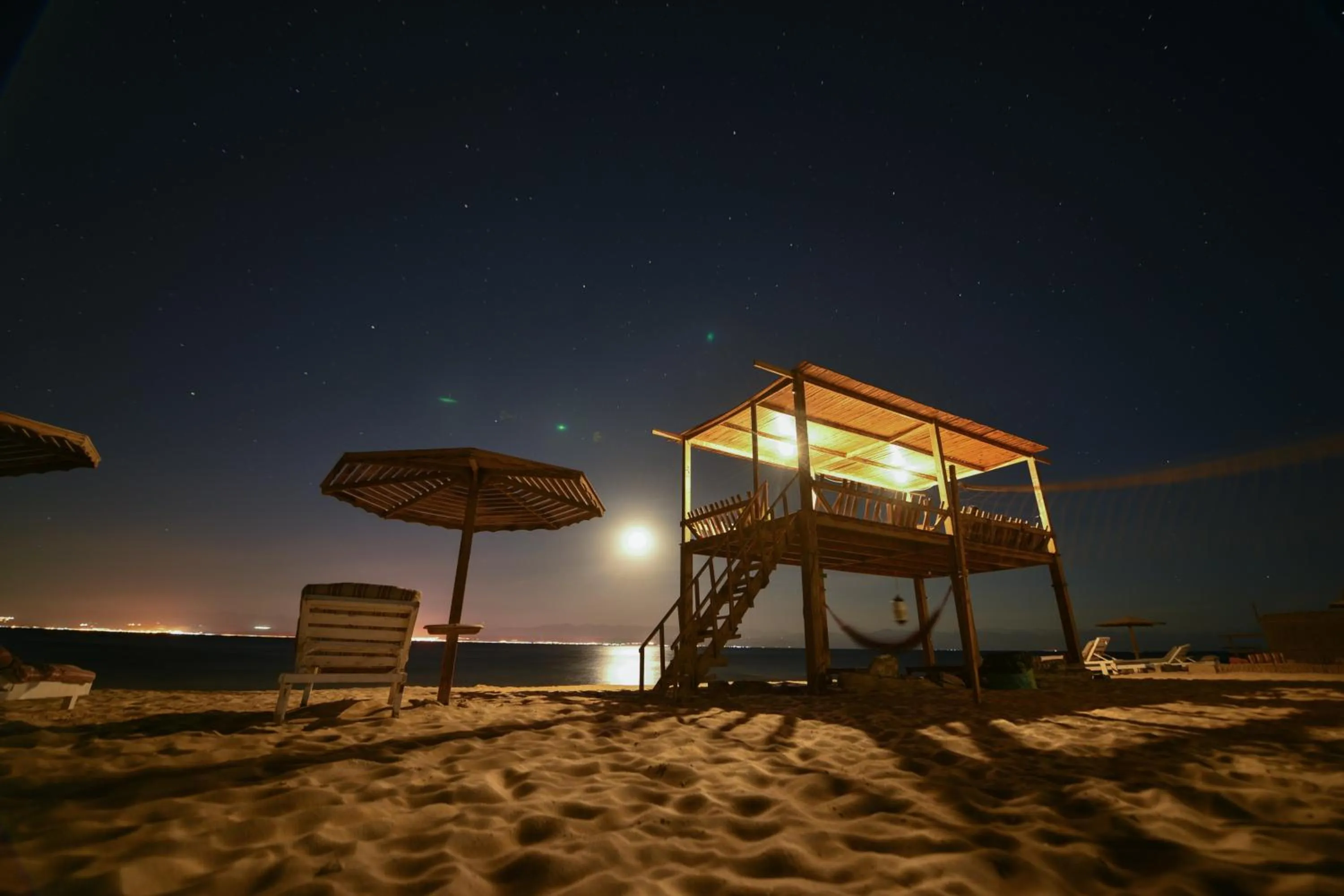 Night in Paradise Sweir