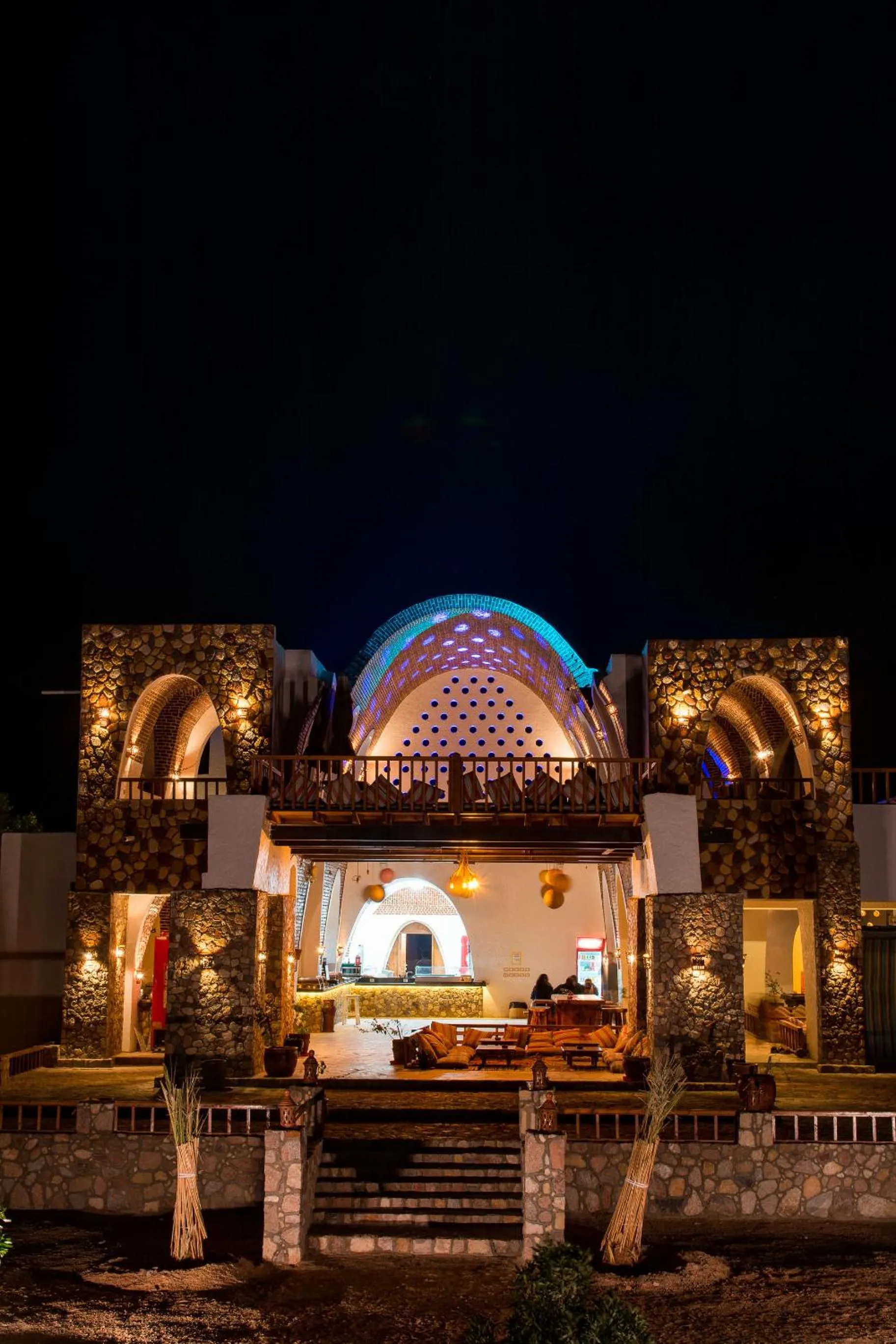 Restaurant/places to eat in Paradise Sweir