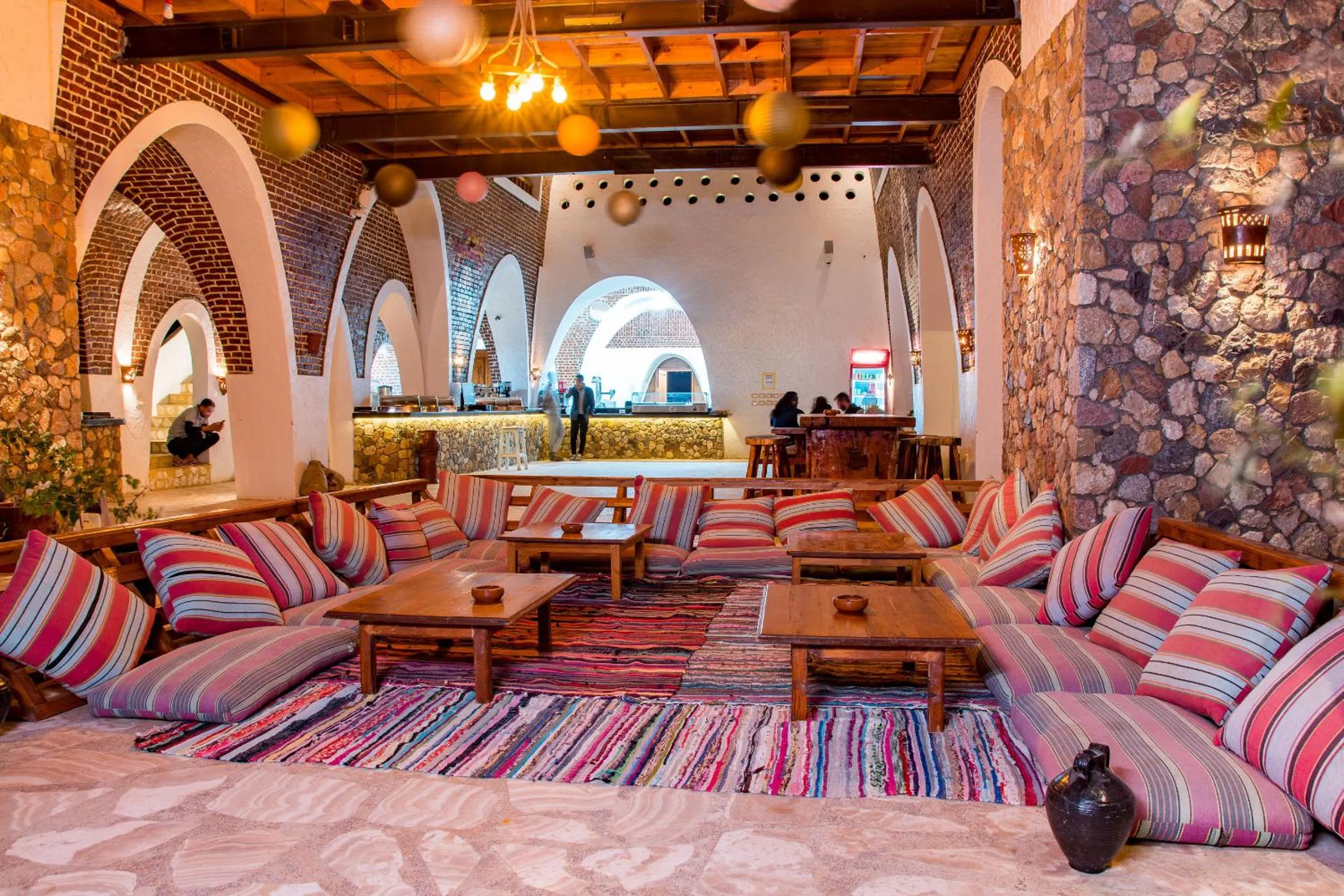 Restaurant/places to eat in Paradise Sweir