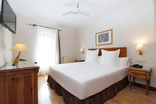 Bed in Hotel Vilagaros