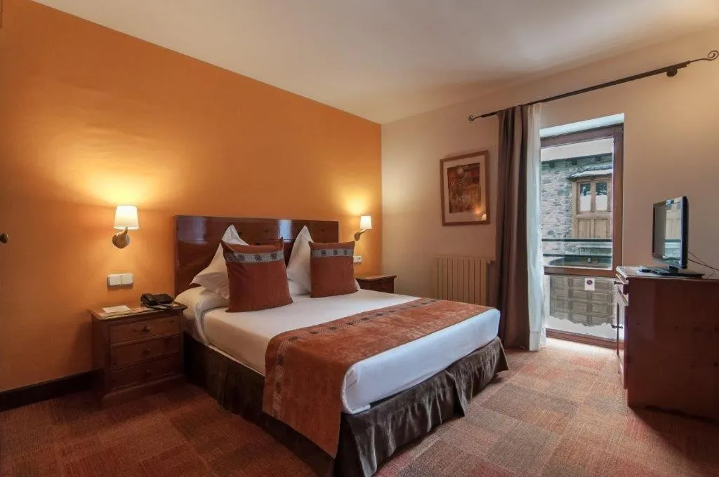 Bedroom, Bed in Hotel Vilagaros