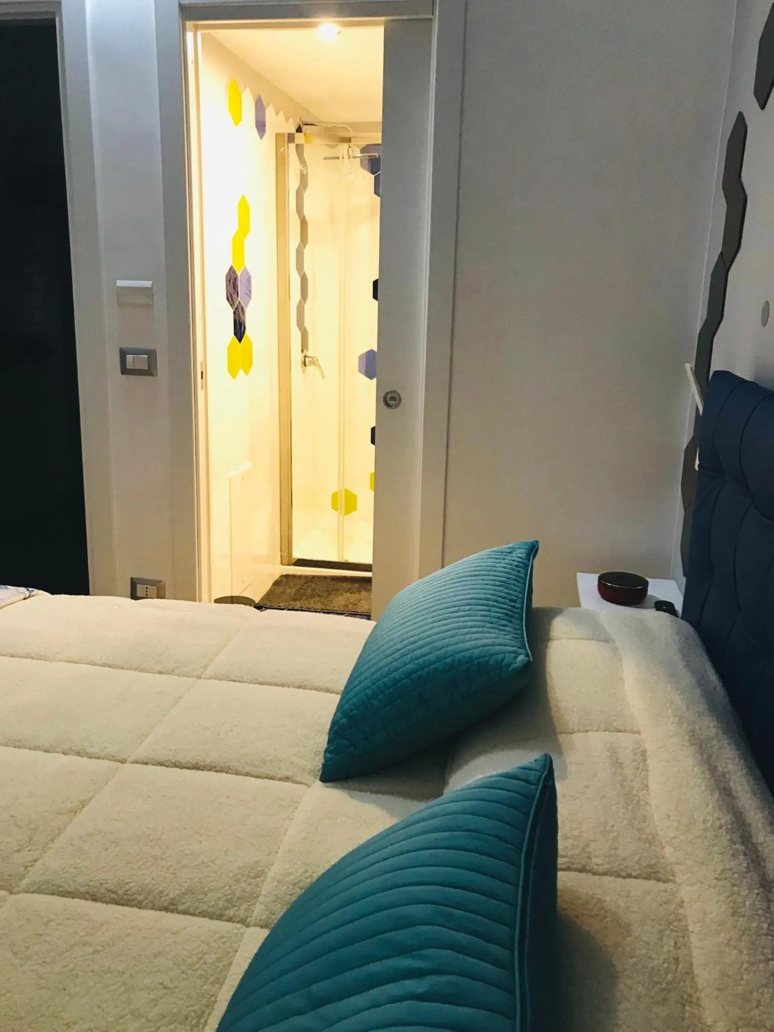 Bathroom, Bed in Arianiello Suite a due passi dal Cristo Velato