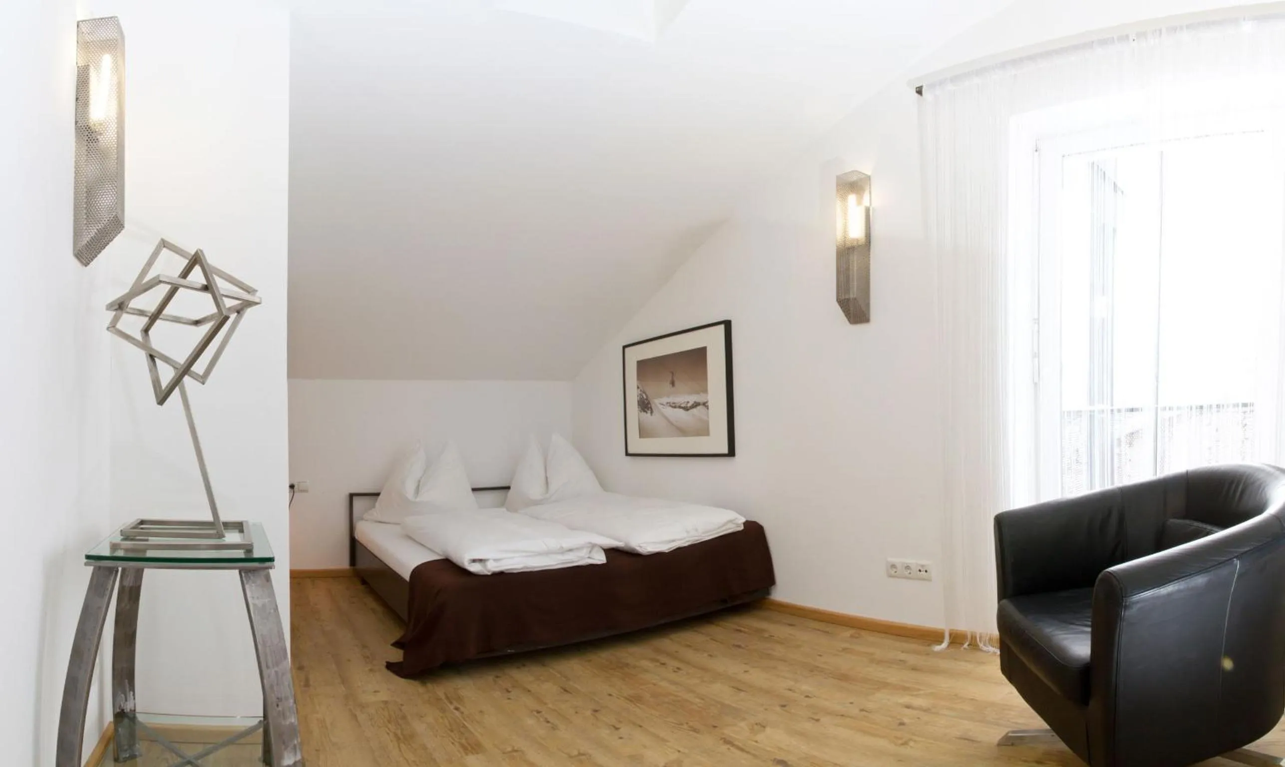 Decorative detail, Bed in Arnsteiner Apartments