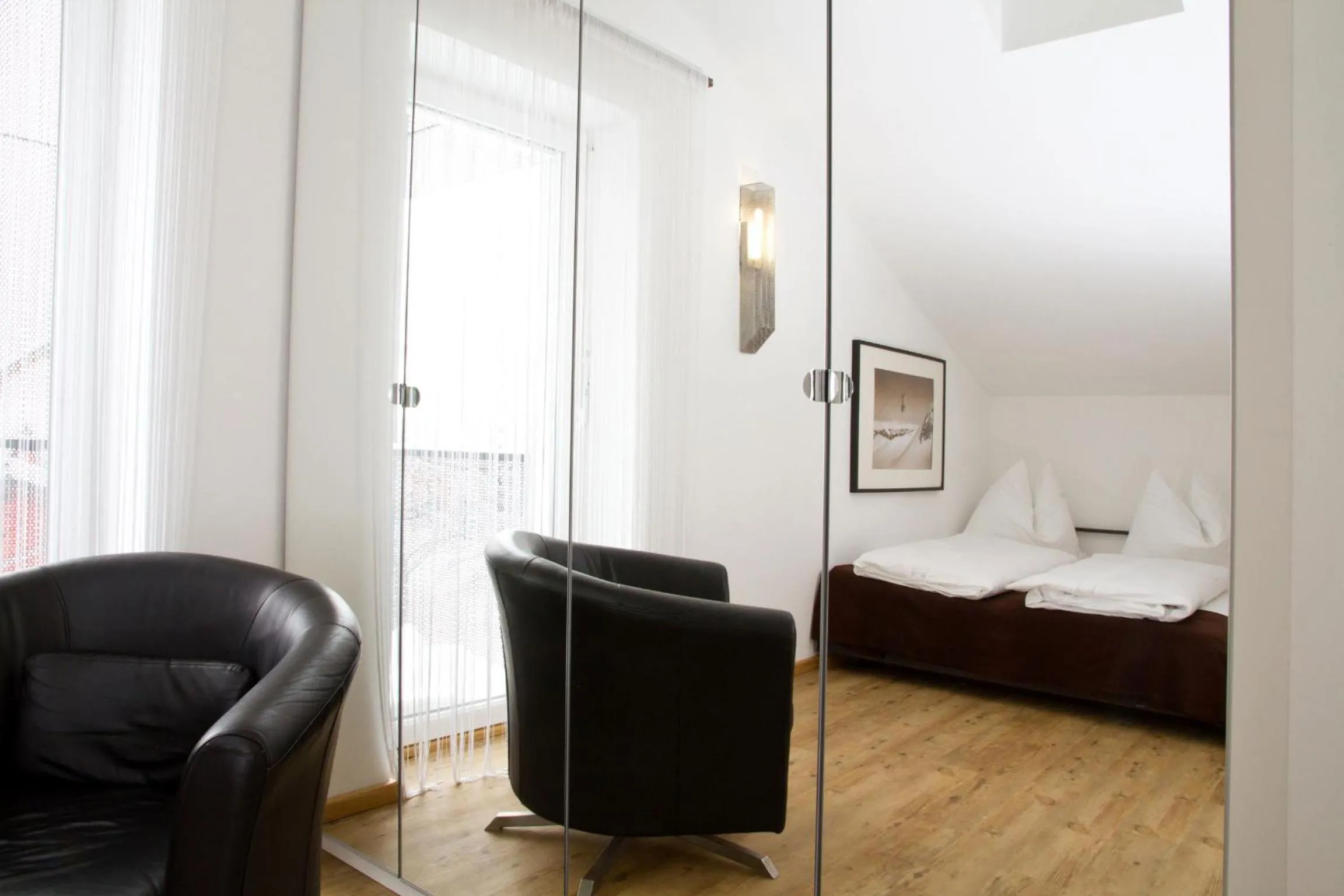 Decorative detail, Bed in Arnsteiner Apartments