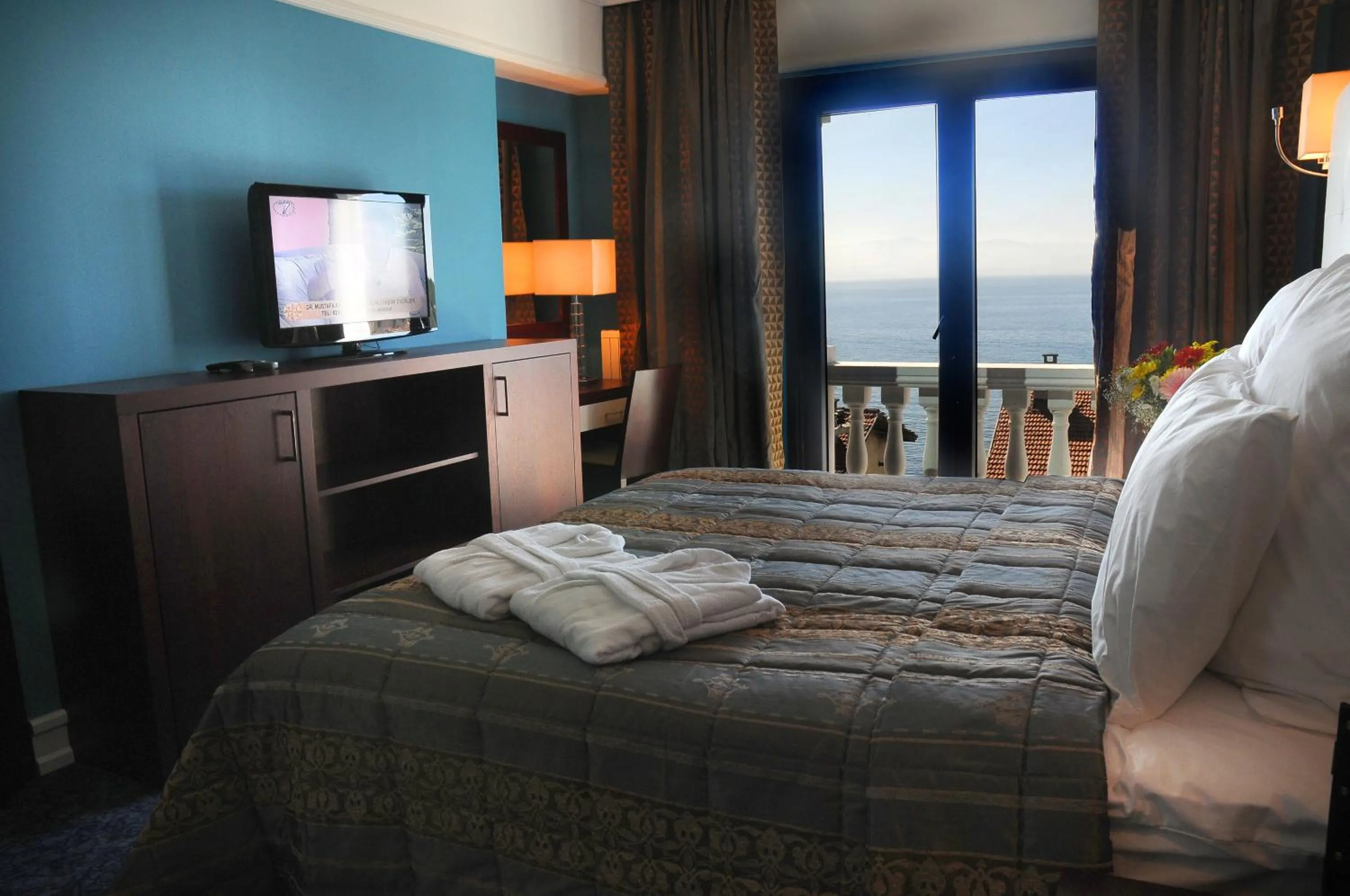 Photo of the whole room, Bed in Paradise Island Hotel