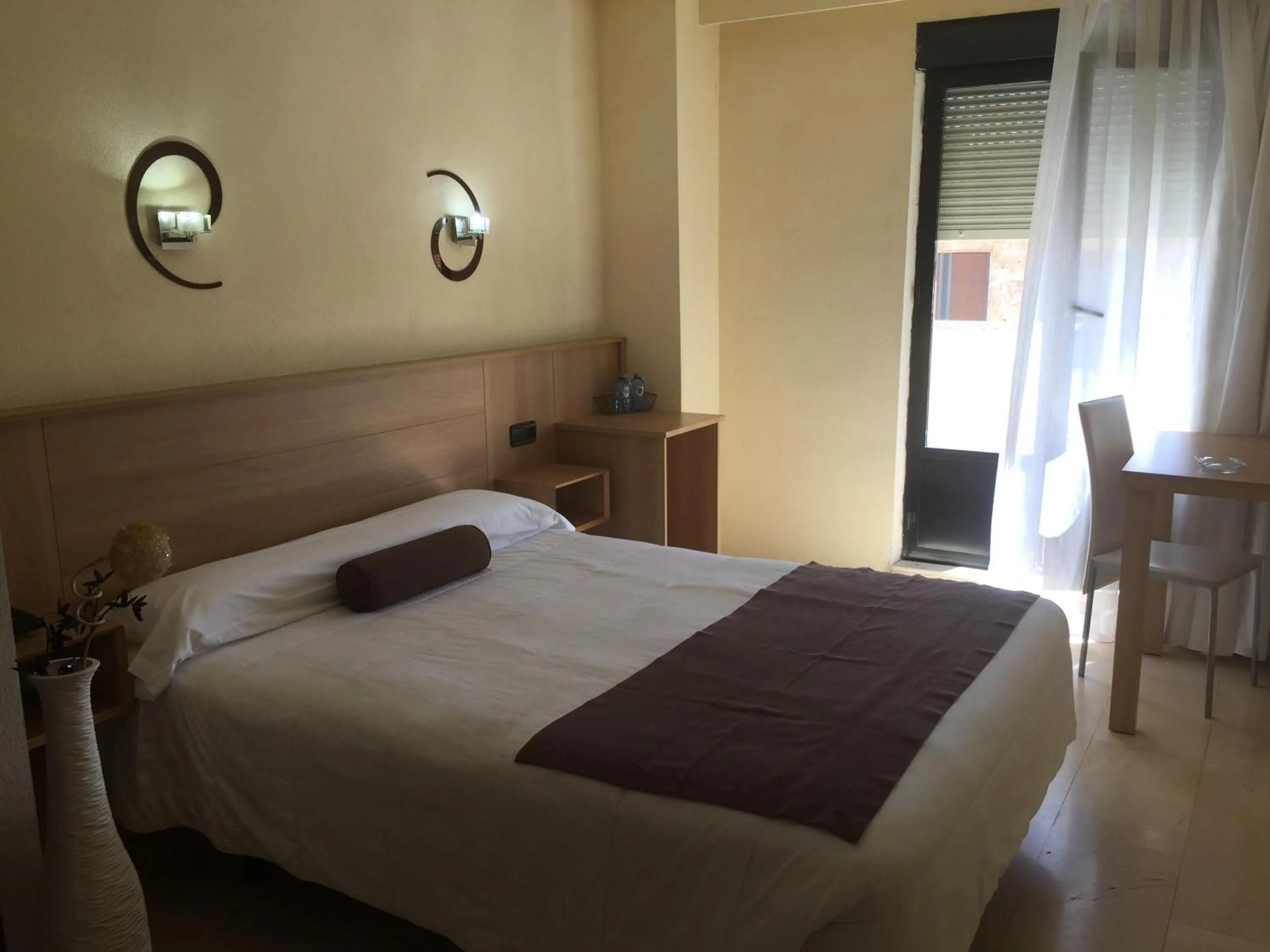 Bedroom, Bed in Emperatriz II