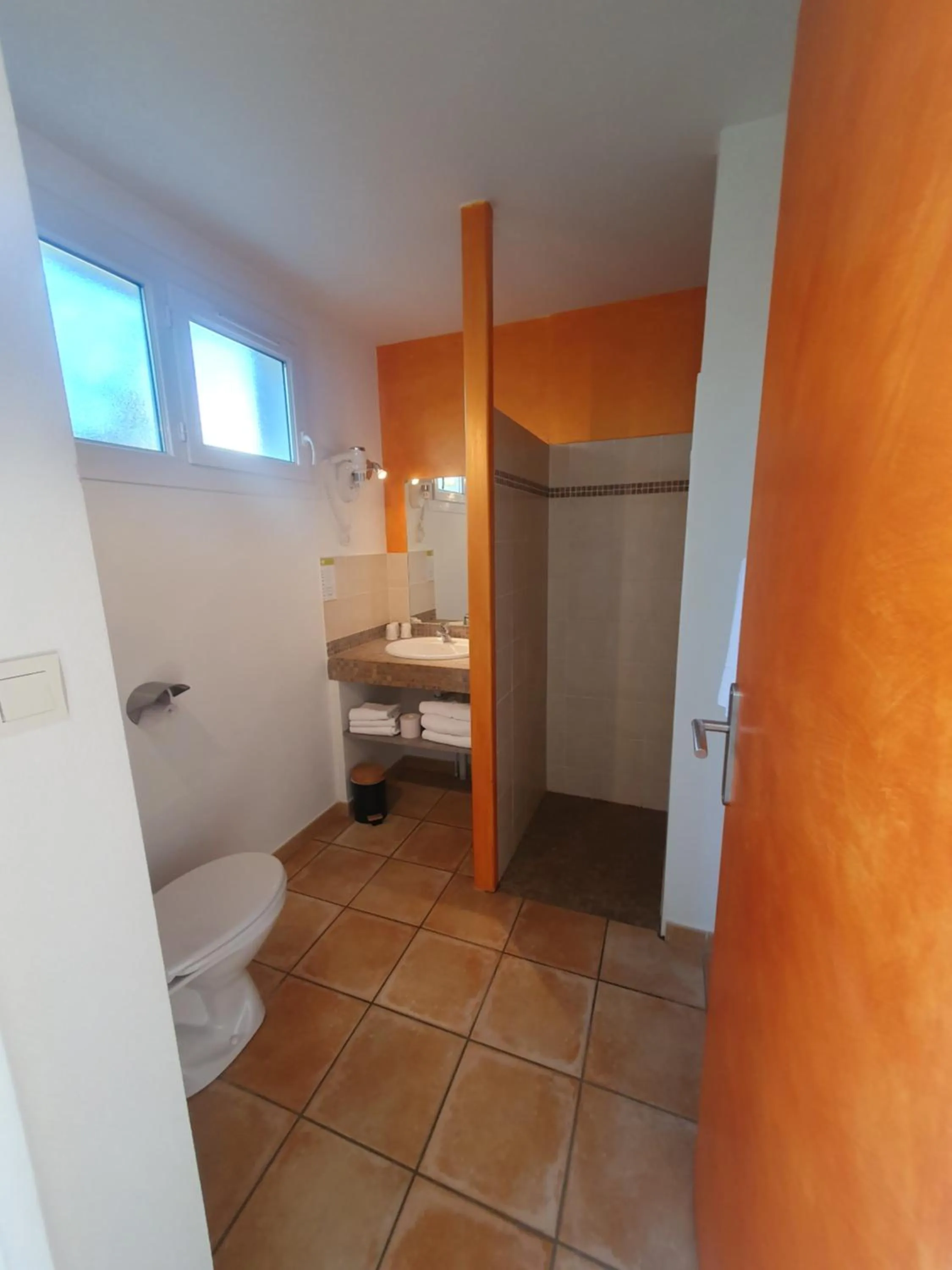 Bathroom in Le Mas des Quintrands Manosque - Motel de charme