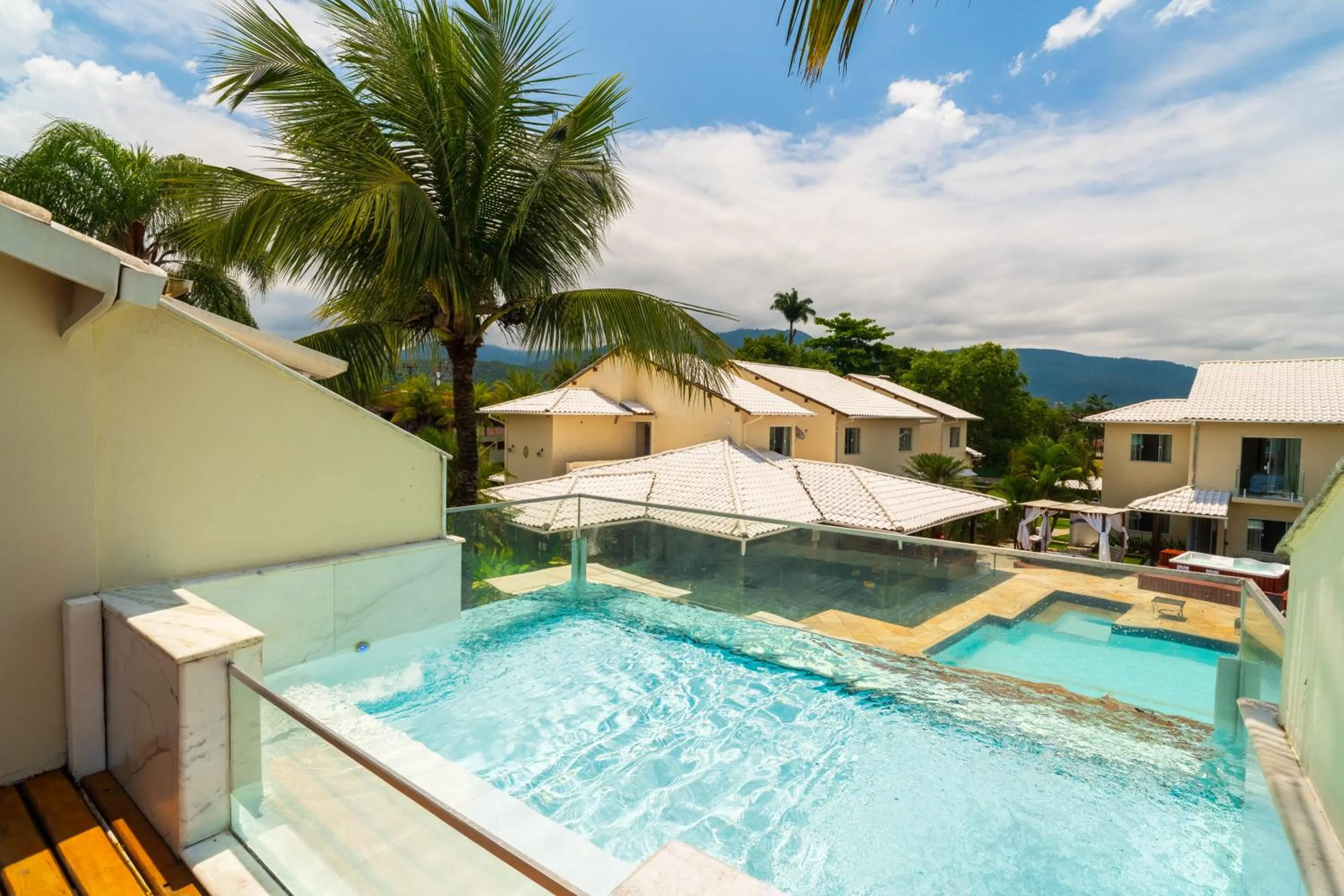 Pool view in Pousada Villa del Sol