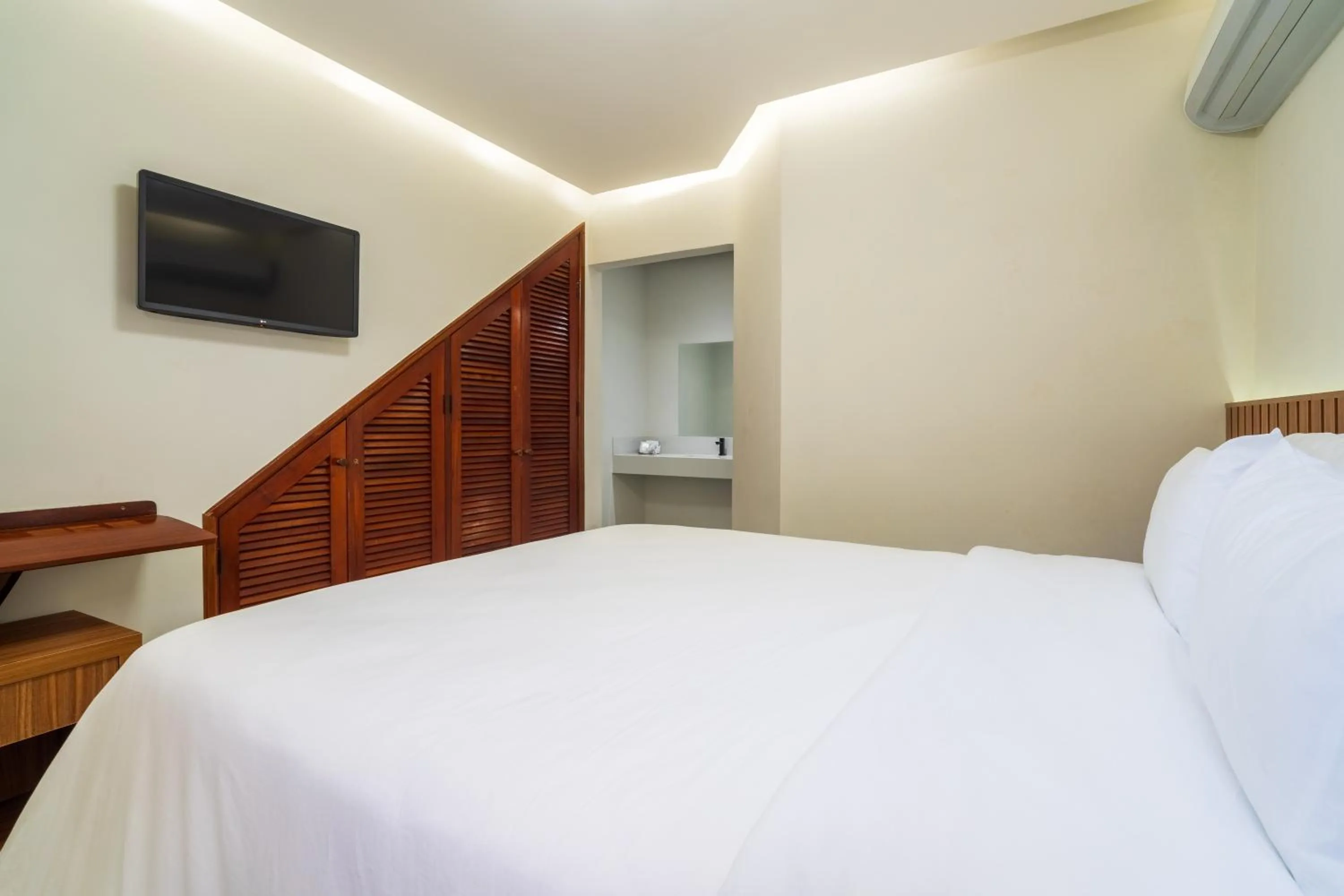 Photo of the whole room, Bed in Pousada Villa del Sol