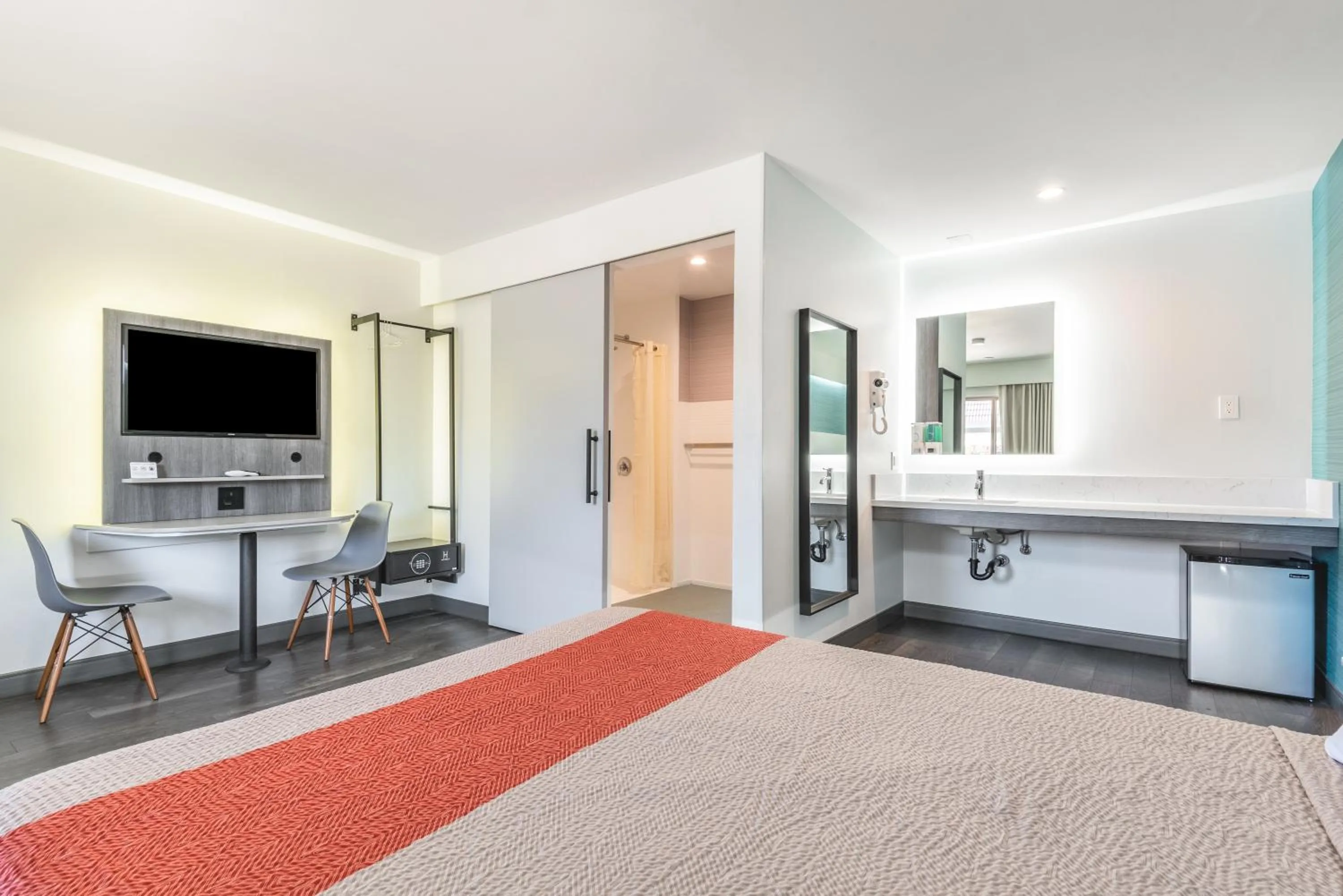 Bedroom in Solo Motel Broadway