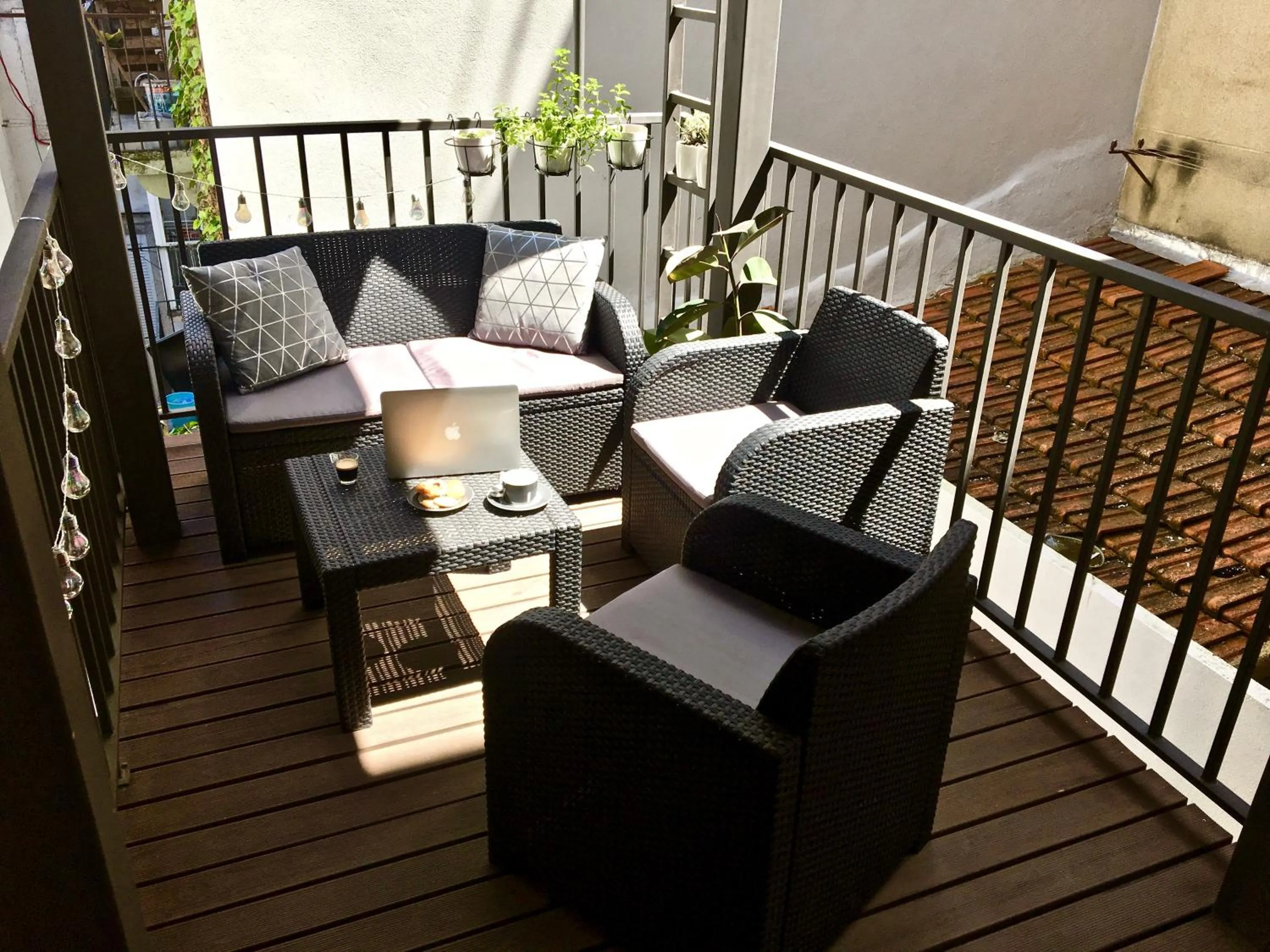 Balcony/Terrace in Hola Lisbon Suites