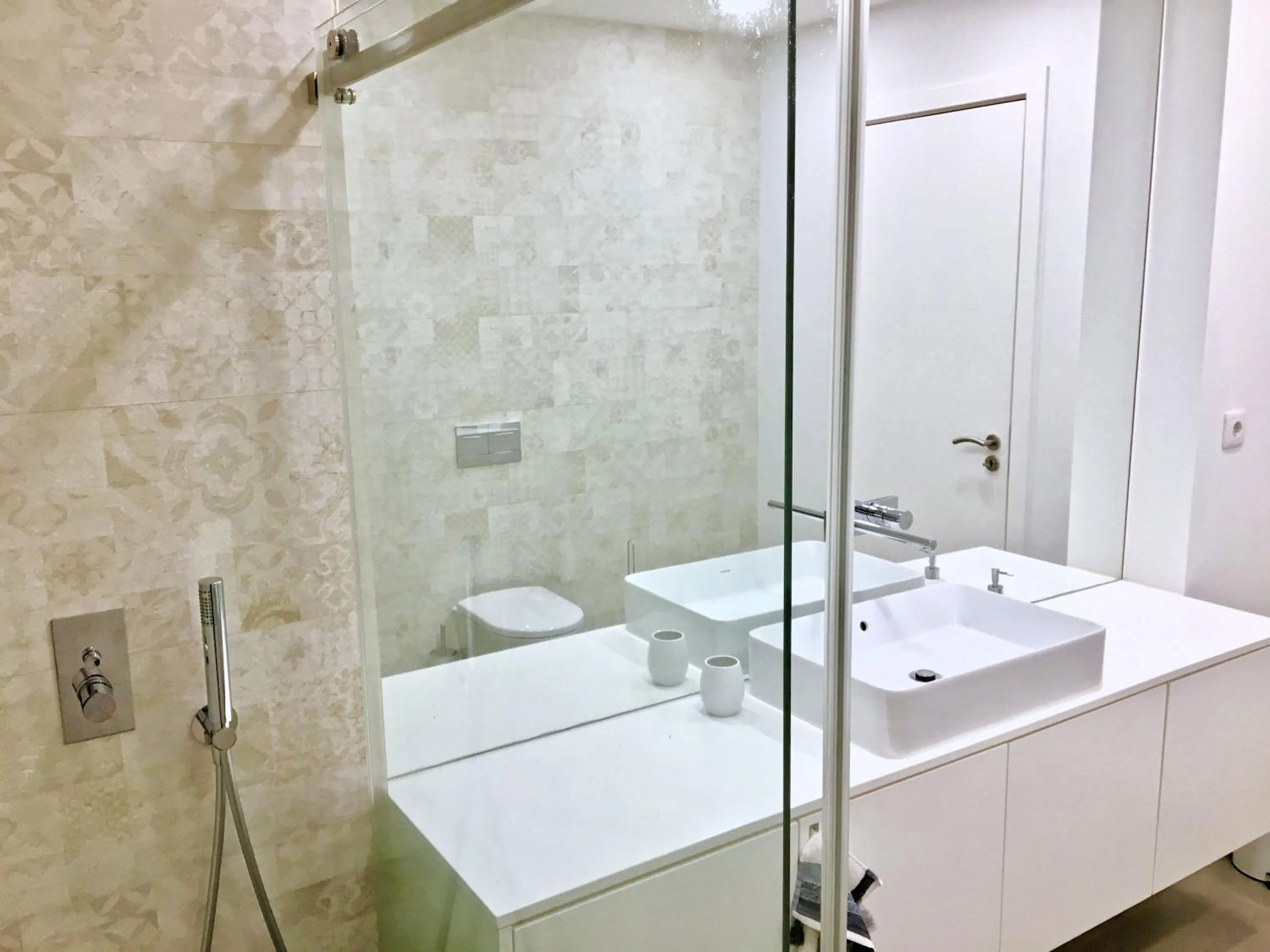 Shower in Hola Lisbon Suites