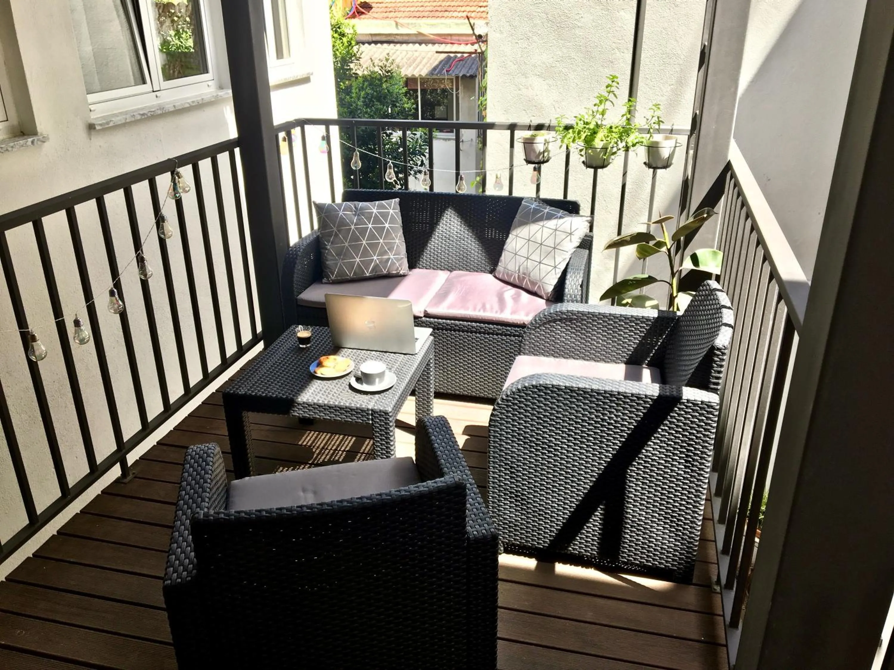 Balcony/Terrace in Hola Lisbon Suites
