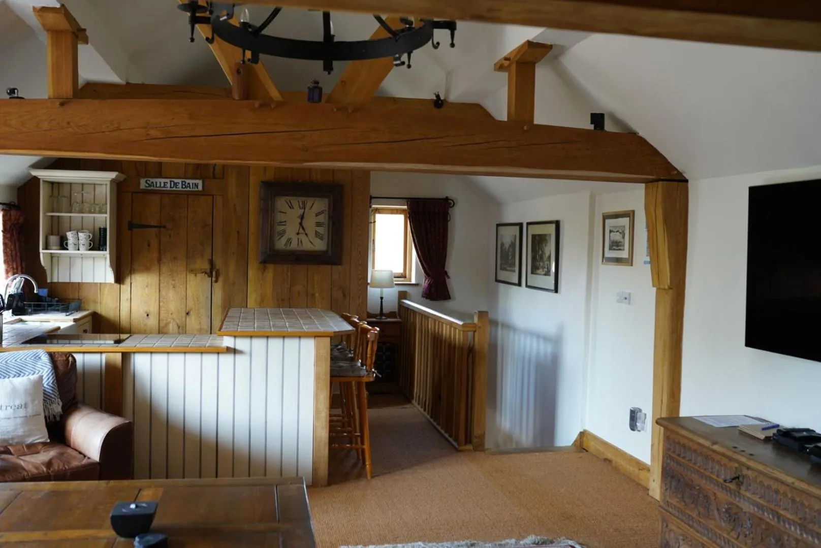 Kitchen or kitchenette in Finchden Barn