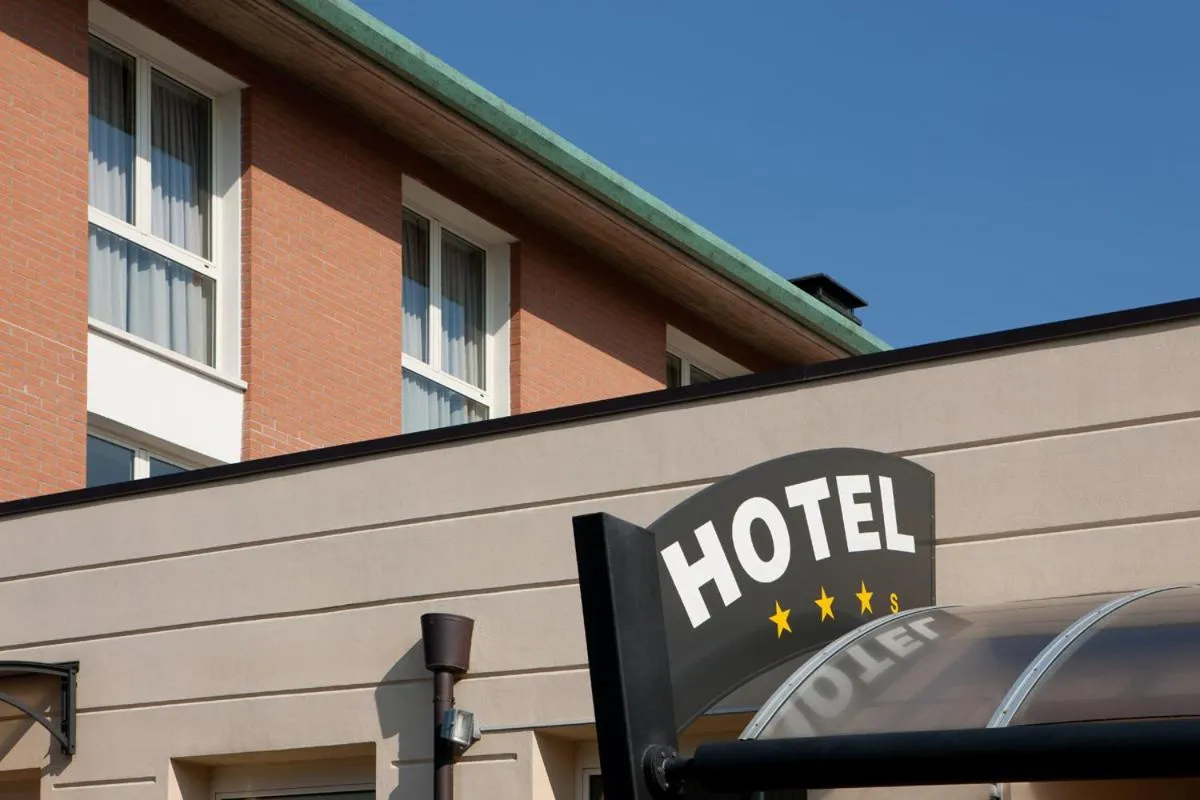 Facade/entrance in Rosso Frizzante