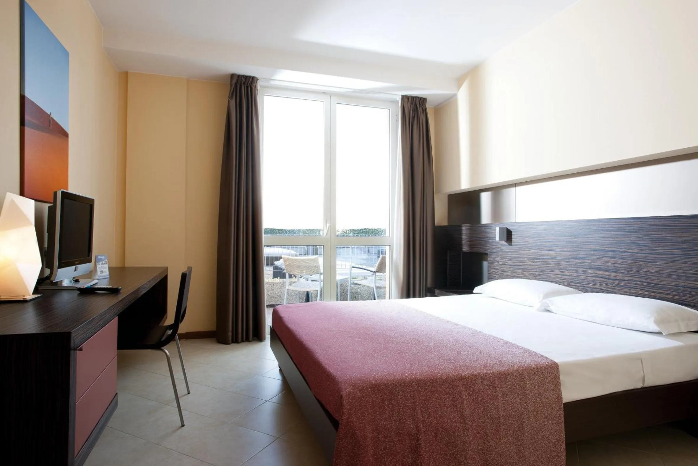 Balcony/Terrace, Bed in Rosso Frizzante