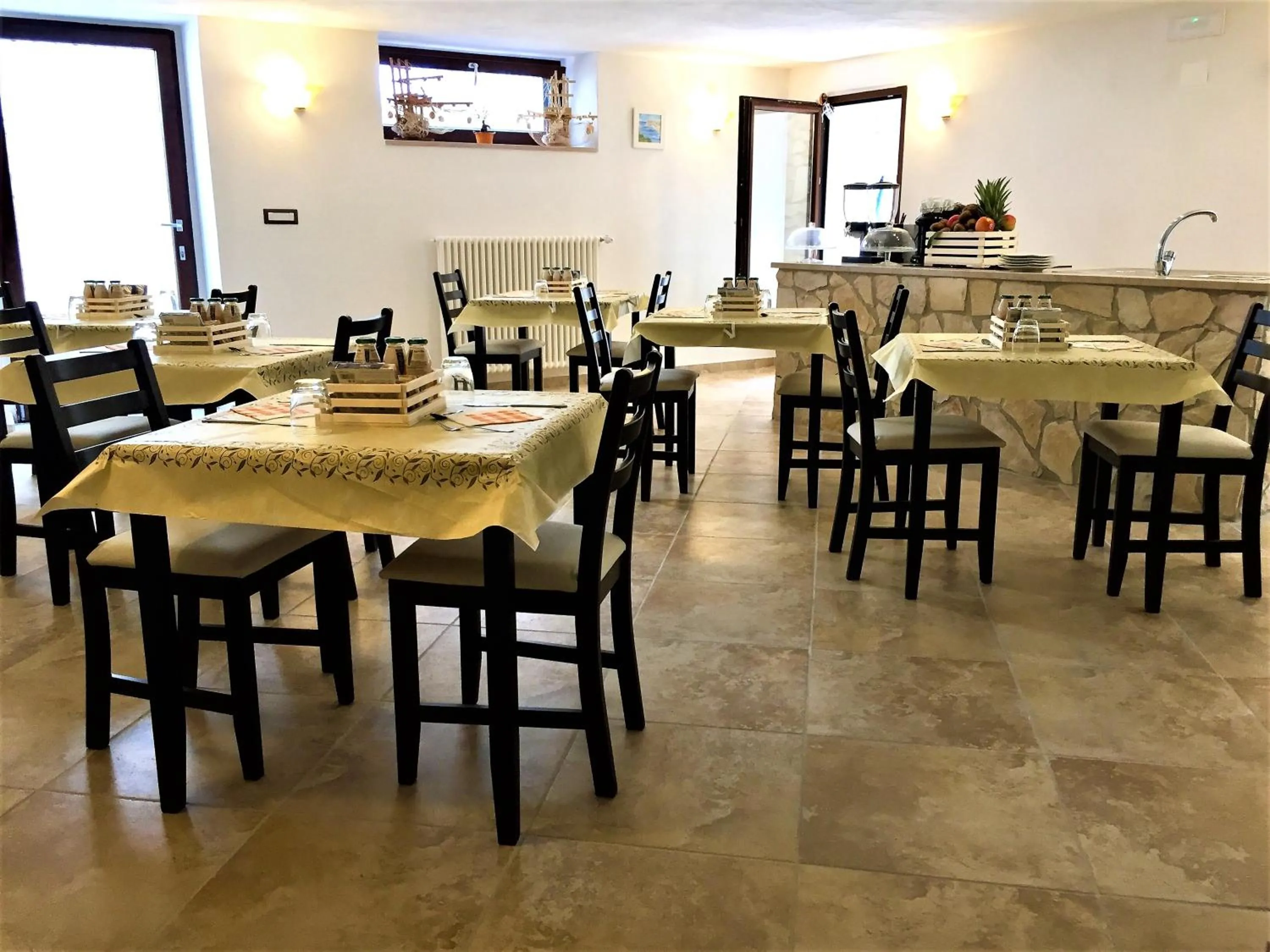 Lounge or bar in Sunset Bed and Breakfast