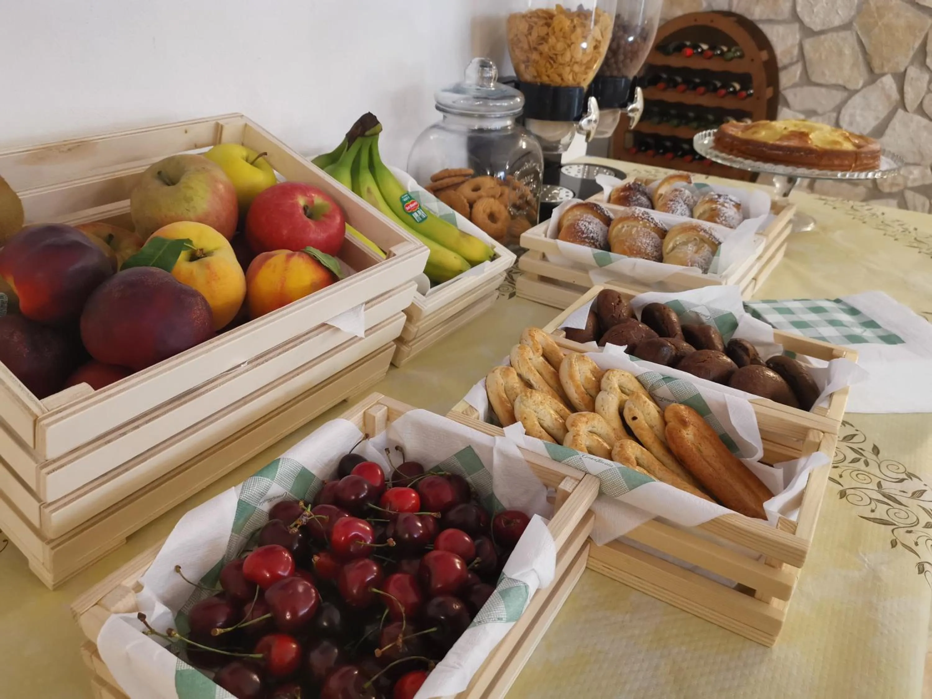 Food and drinks in Sunset Bed and Breakfast