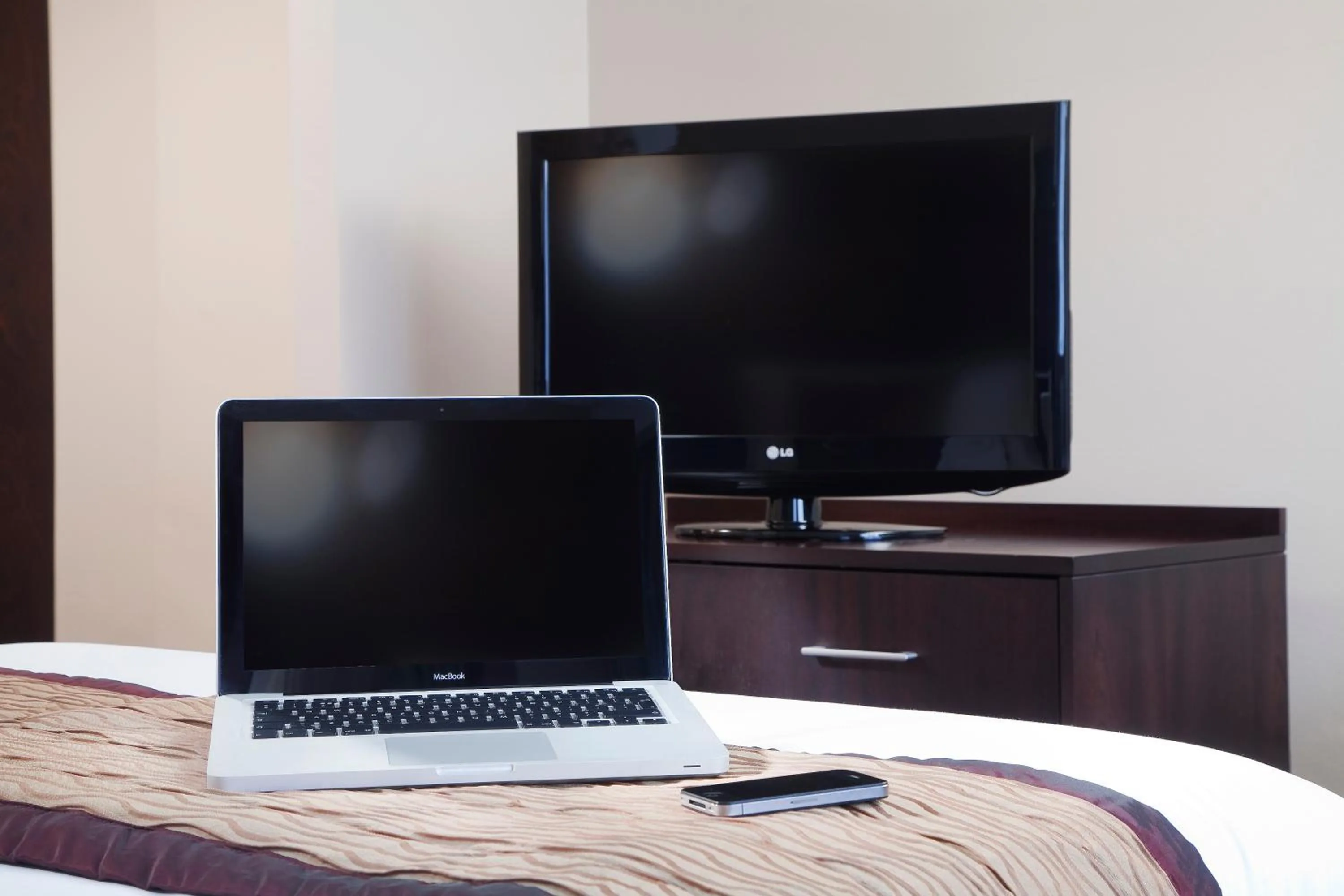 TV and multimedia, TV/Entertainment Center in Holiday Inn Maidenhead Windsor