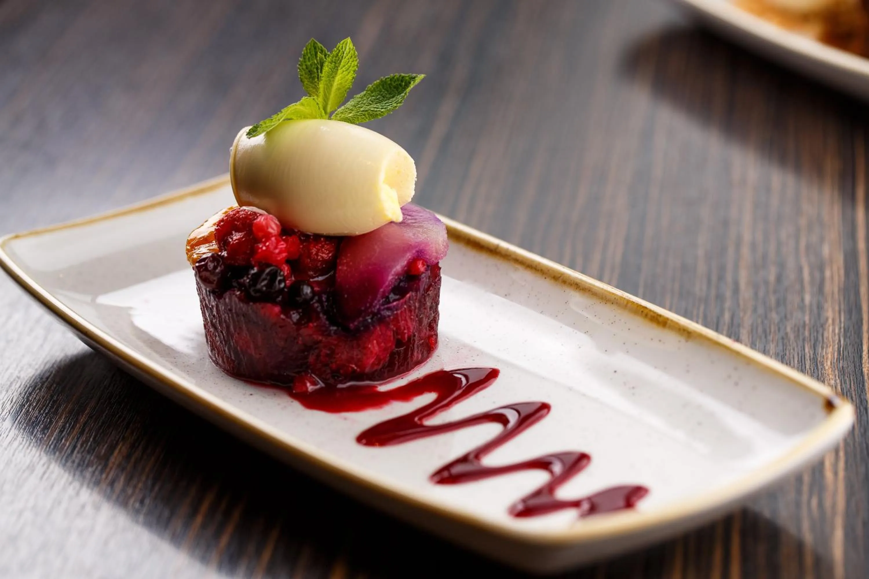 Restaurant/places to eat, Food in Holiday Inn Maidenhead Windsor