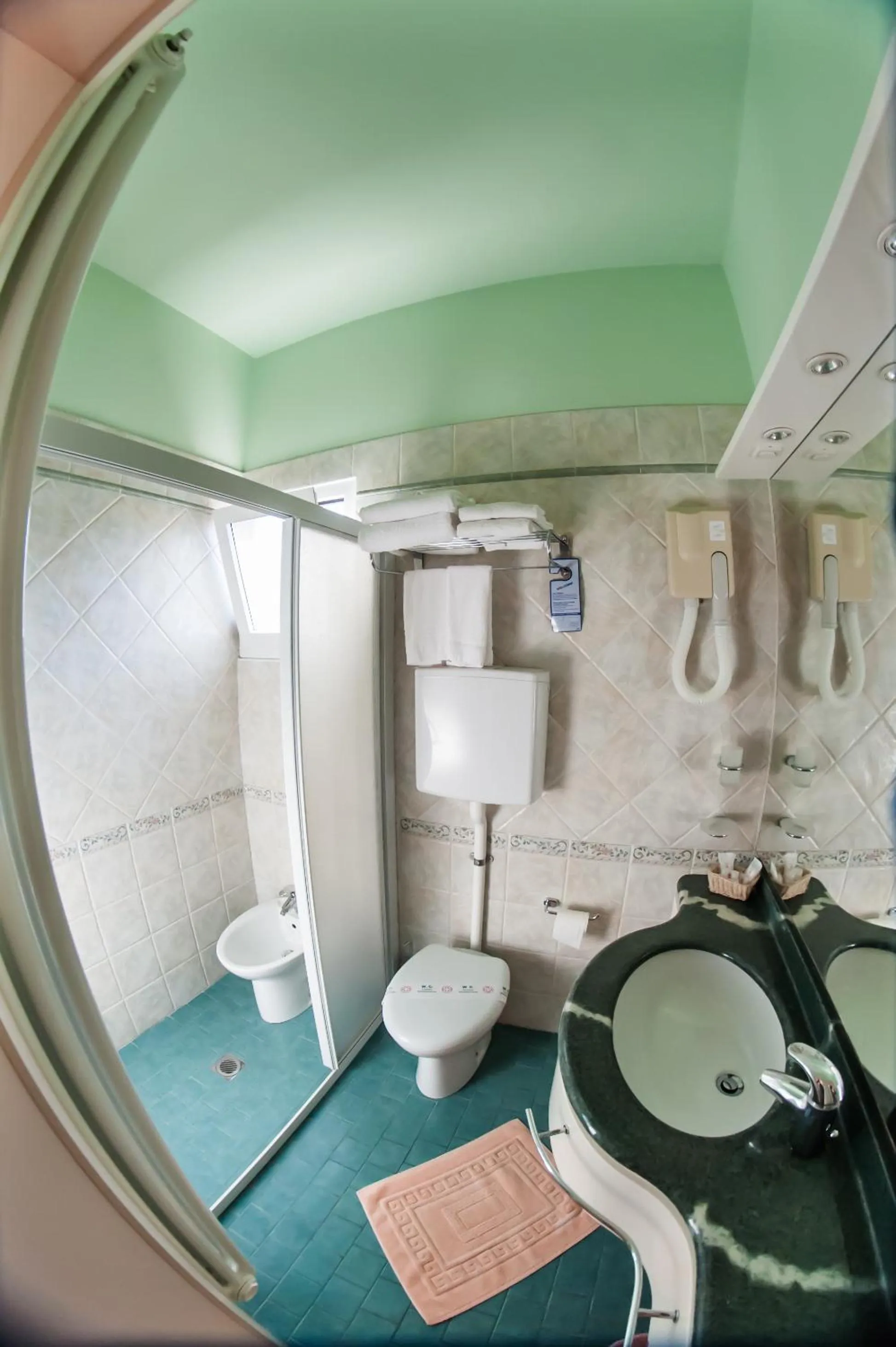 Bathroom in Hotel Angelini