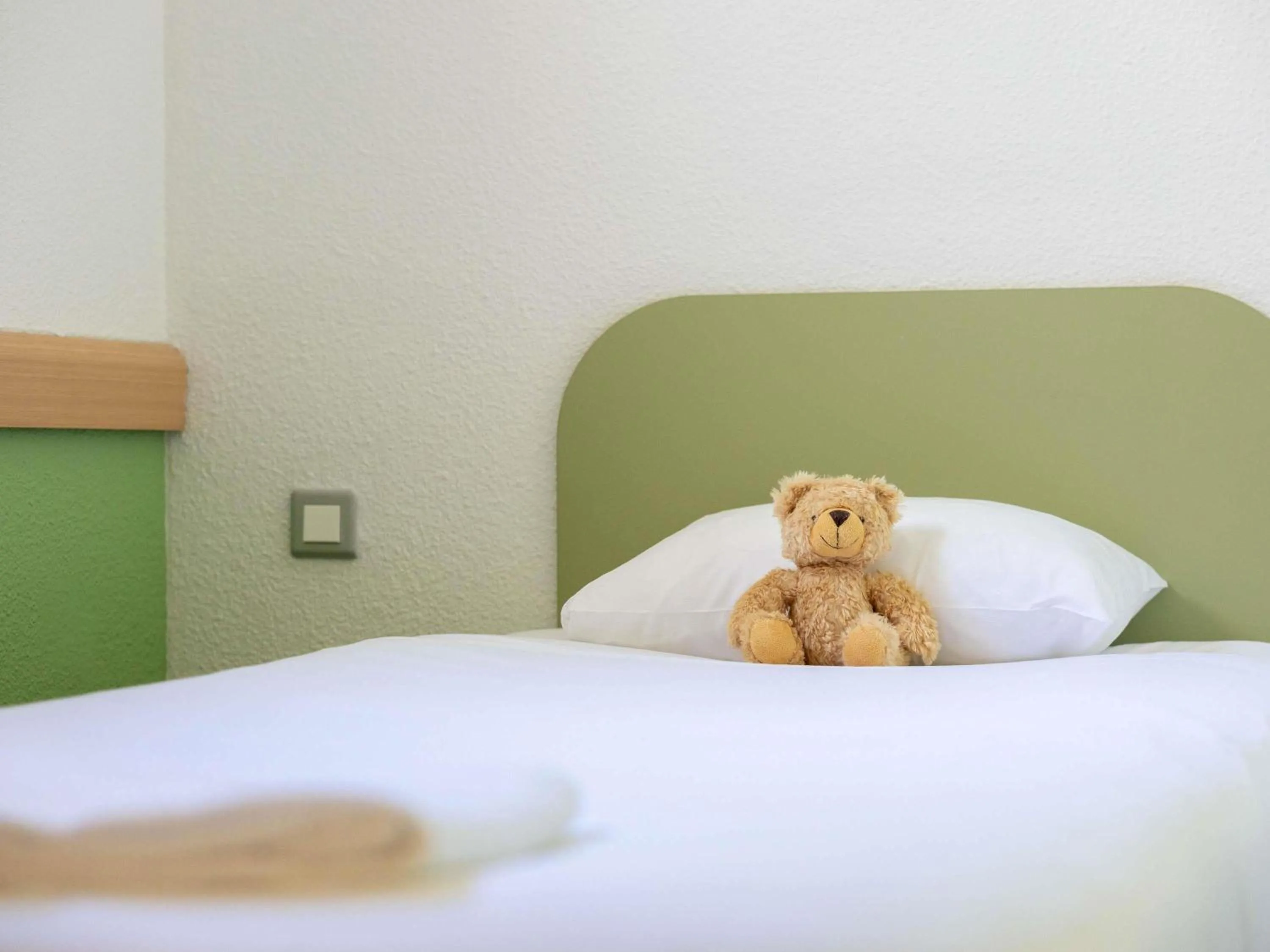 Bedroom, Bed in ibis budget Narbonne Sud A9/A61