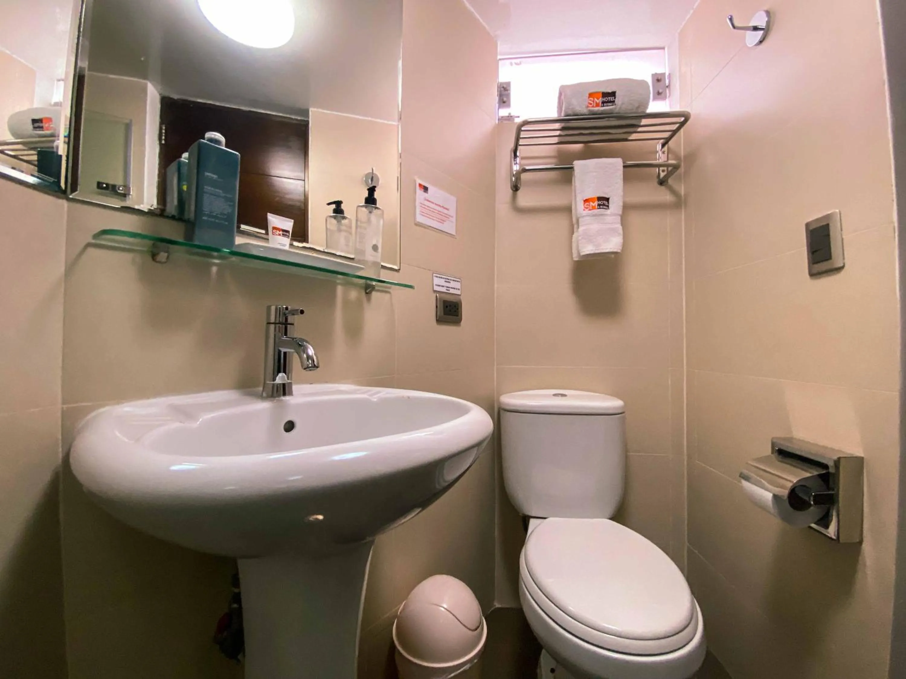 Bathroom in SM Hotel