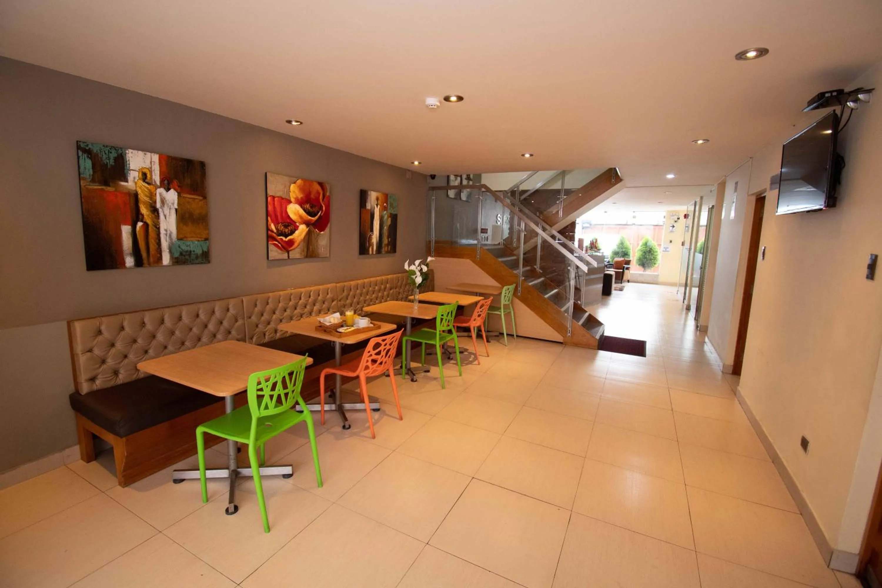 Restaurant/places to eat in SM Hotel