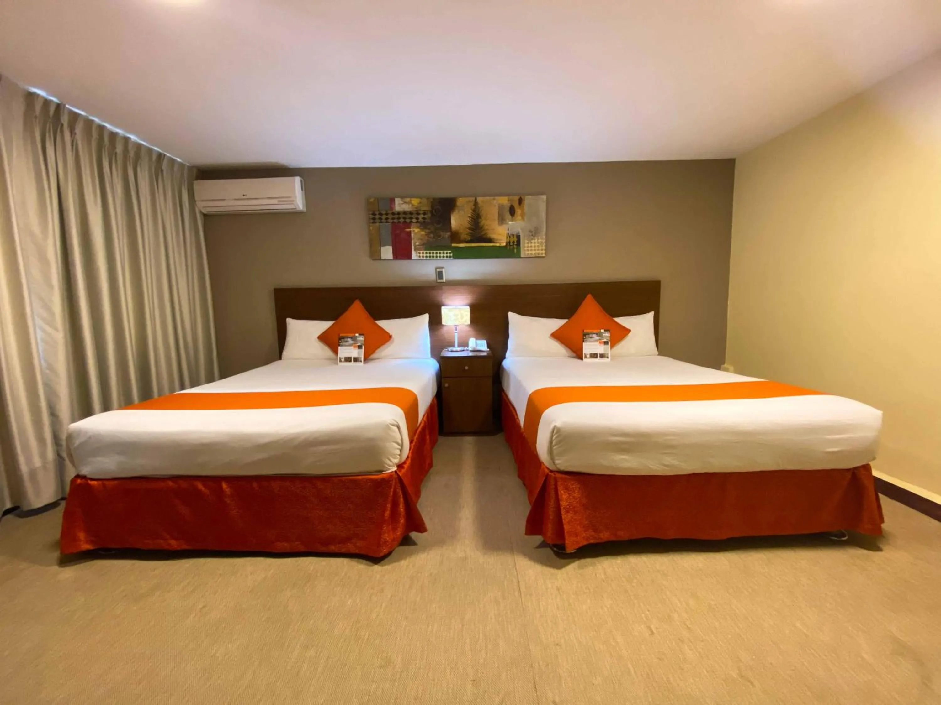 Photo of the whole room in SM Hotel