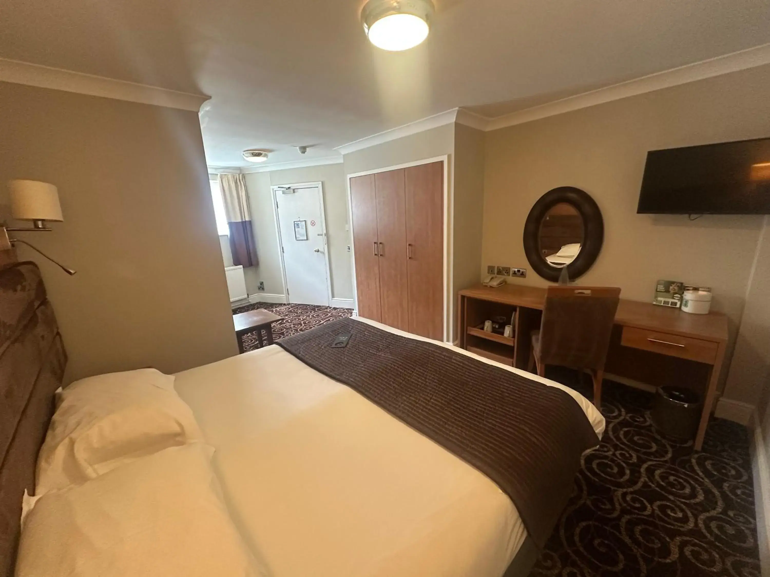 Double Room - Disability Access in The Legacy Rose & Crown Hotel Double Room - Disability Access in The Legacy Rose & Crown Hotel