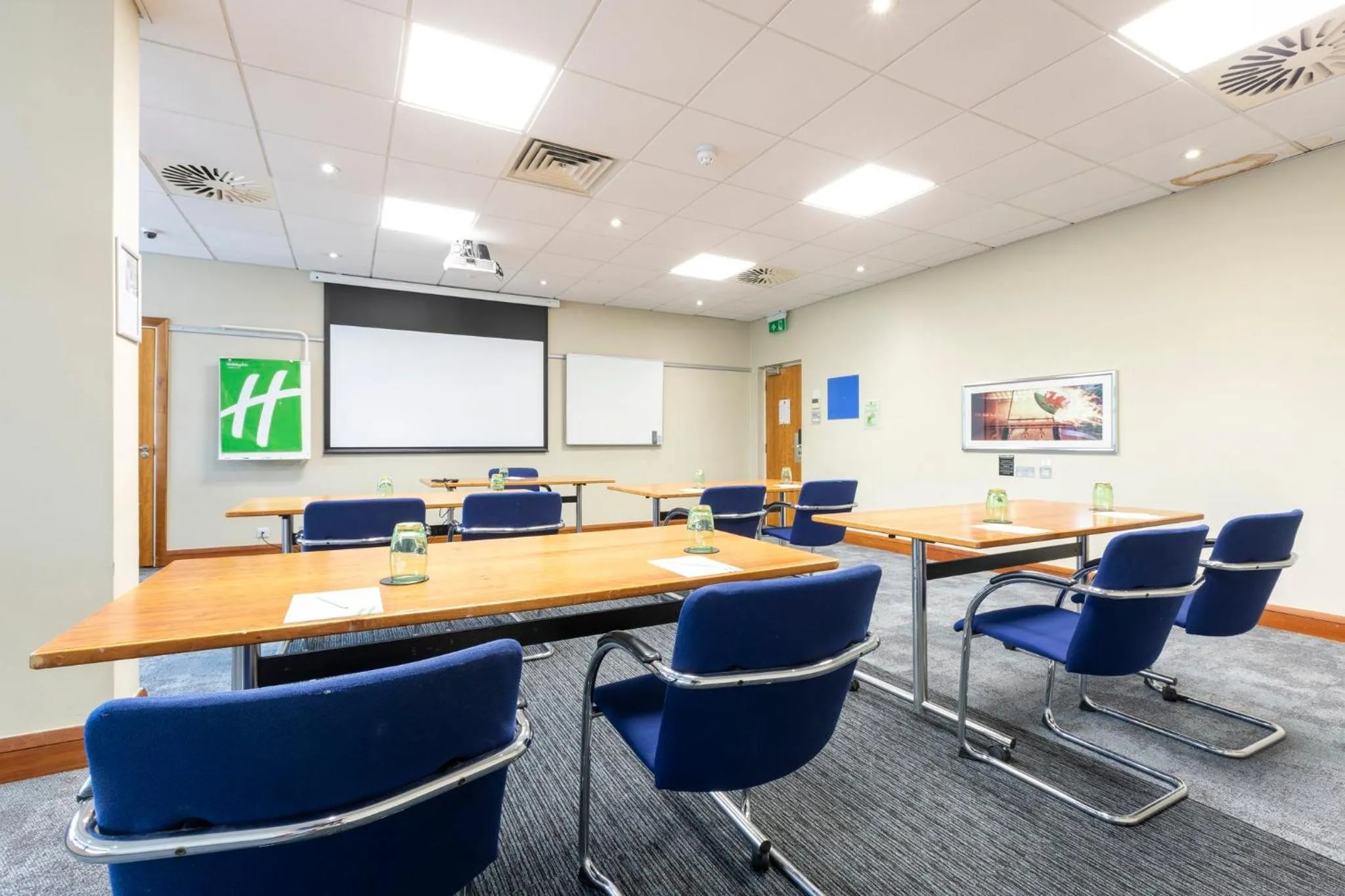 Meeting/conference room in Holiday Inn Cardiff City Centre by IHG