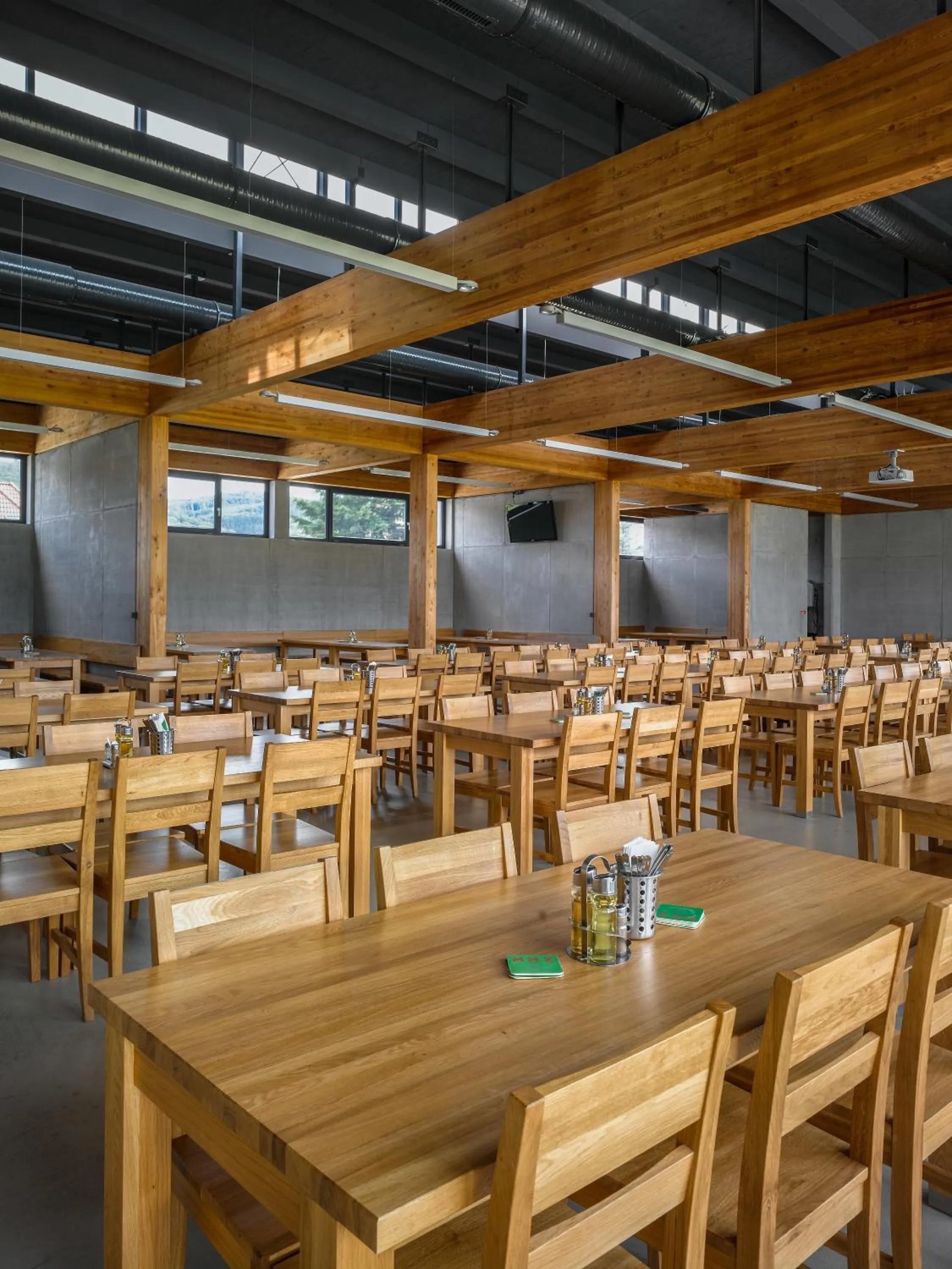 Restaurant/places to eat in Pivotel MMX