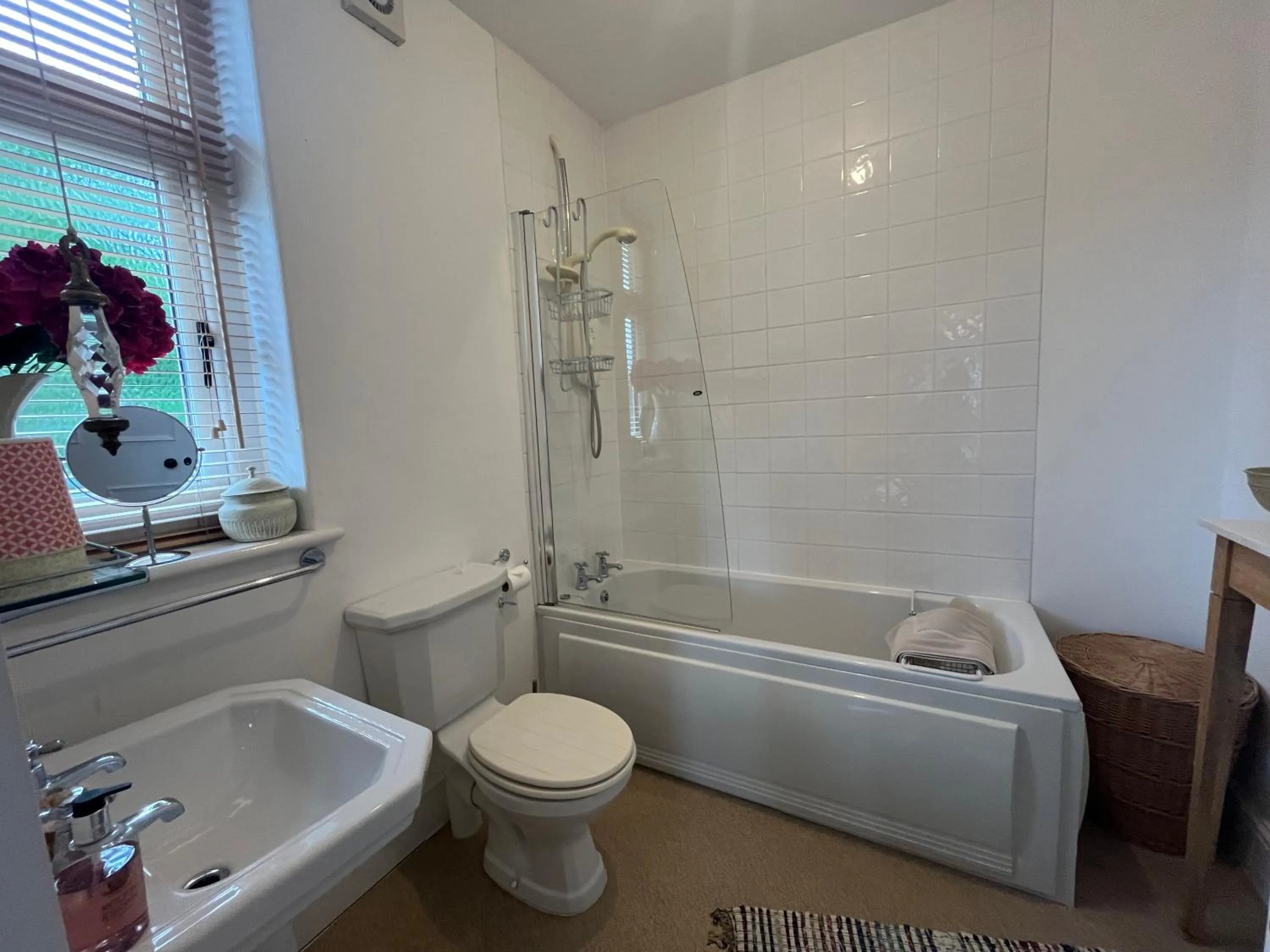 Bathroom in Coombe Lodge Farm House
