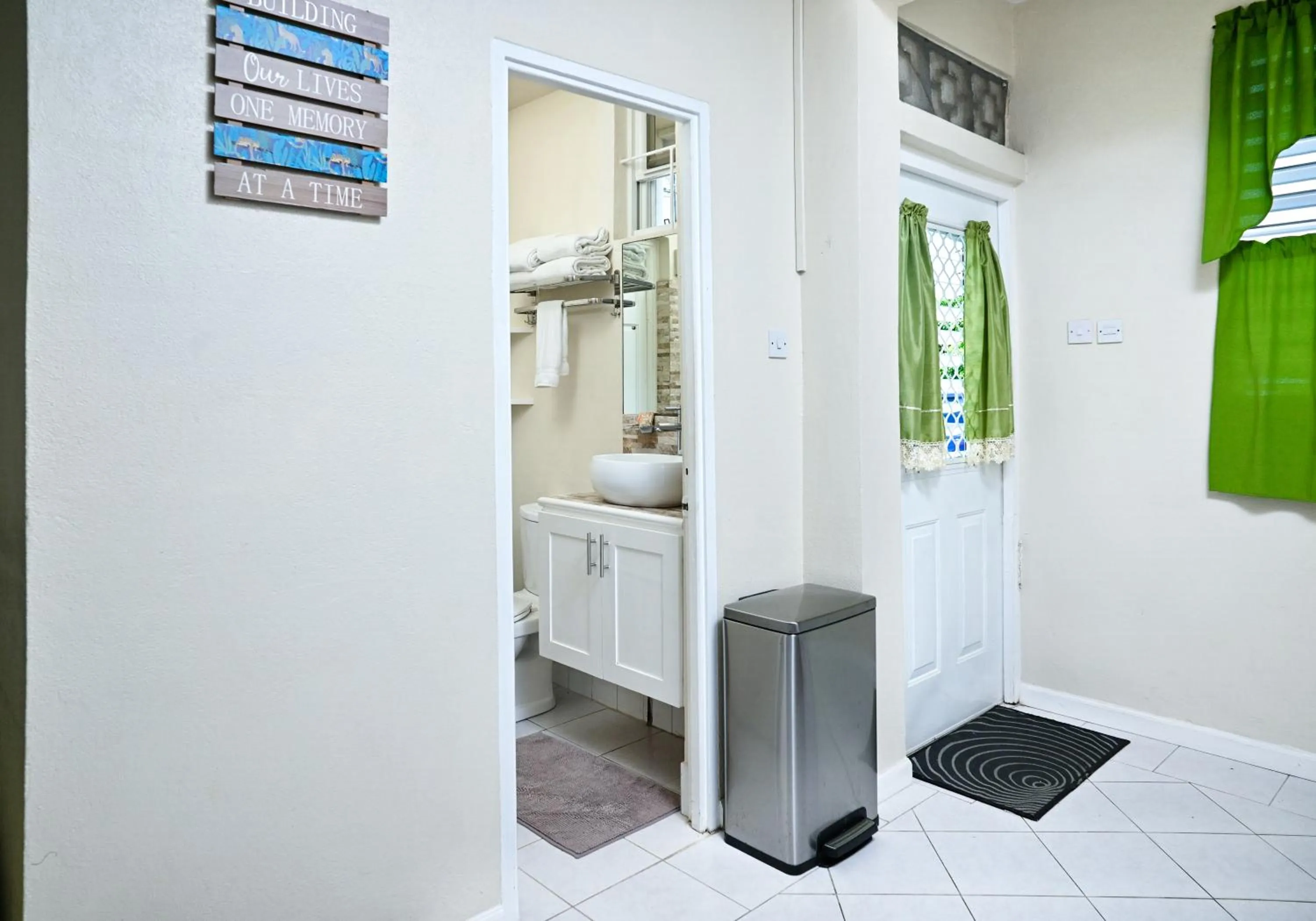 Shower in Melbourne Inn