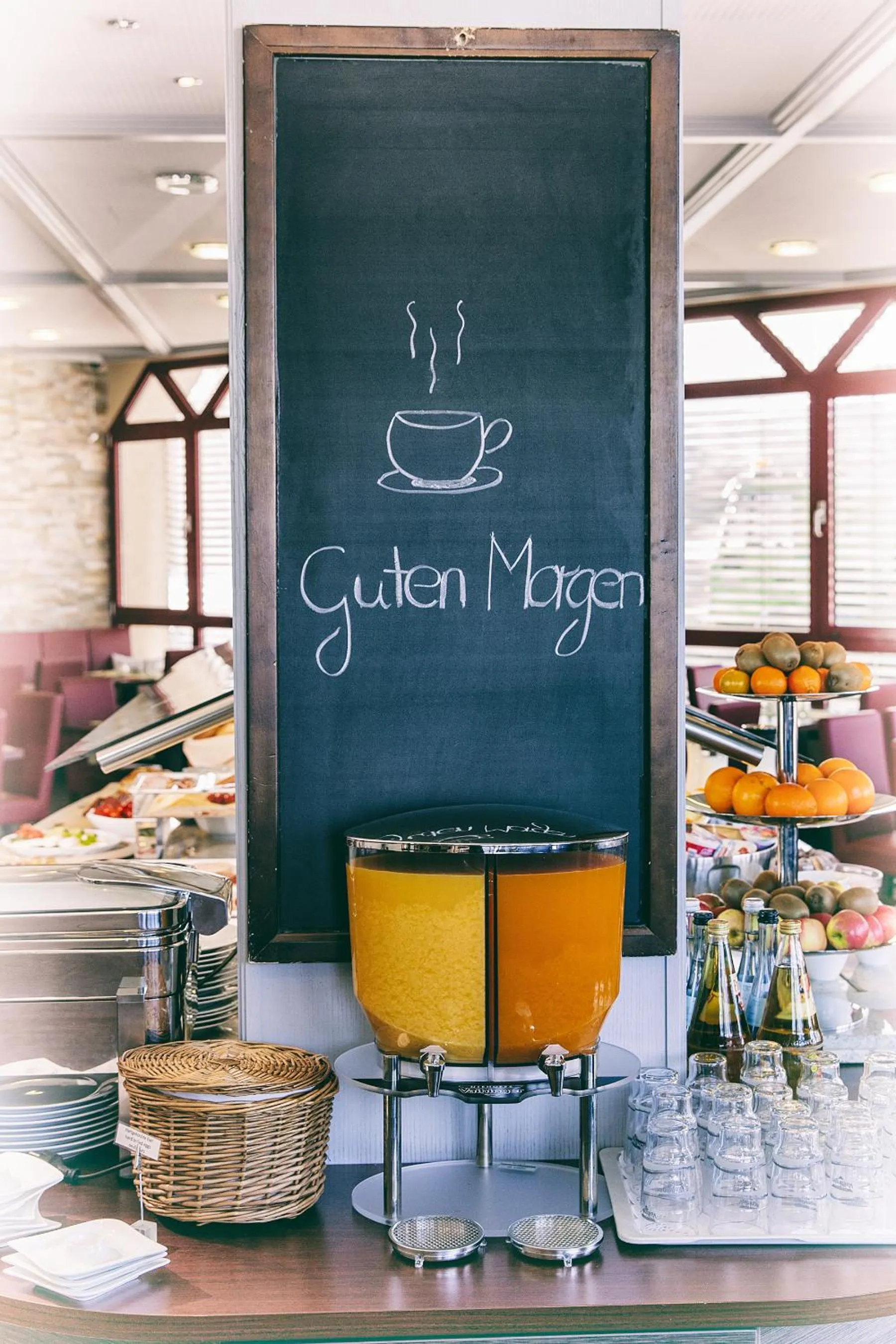 Buffet breakfast in DOBLERGREEN Hotel Stuttgart-Gerlingen