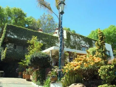 Property building in Casa de la Loma