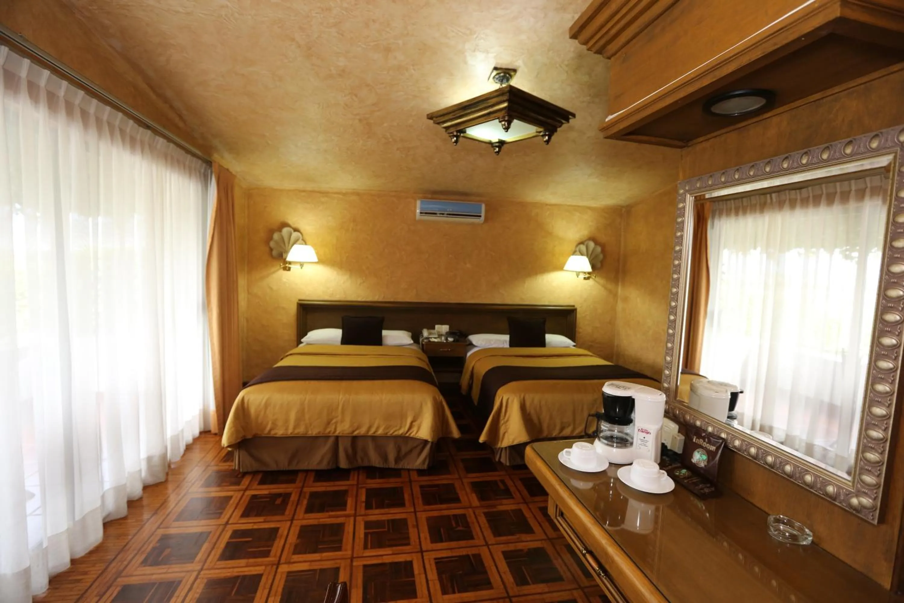 Photo of the whole room, Bed in Casa de la Loma