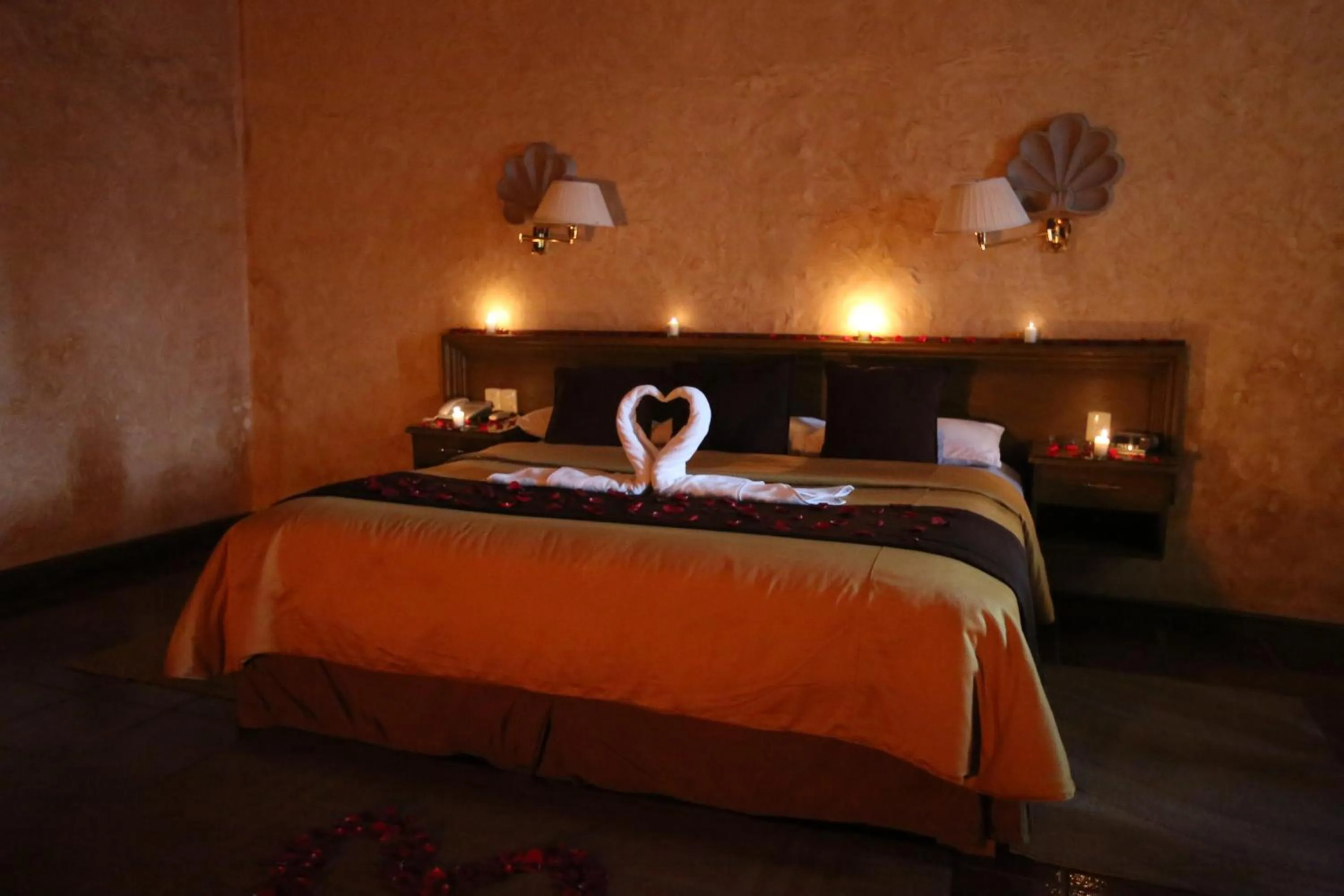 Bedroom, Bed in Casa de la Loma