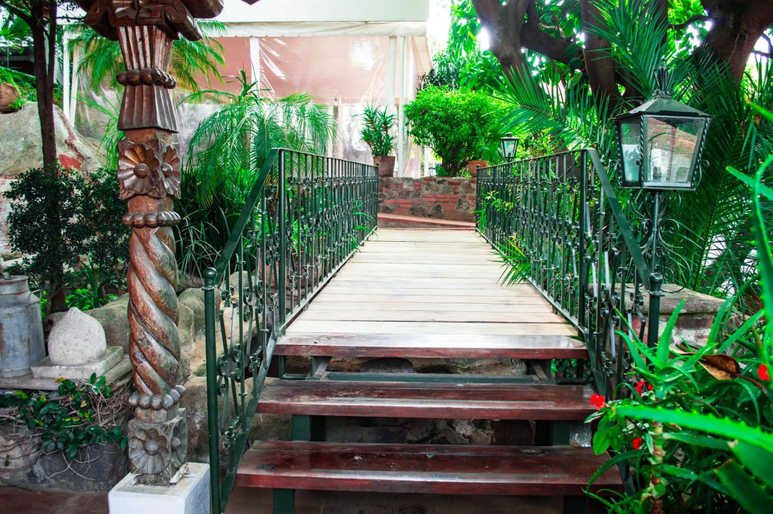 Garden view in Casa de la Loma