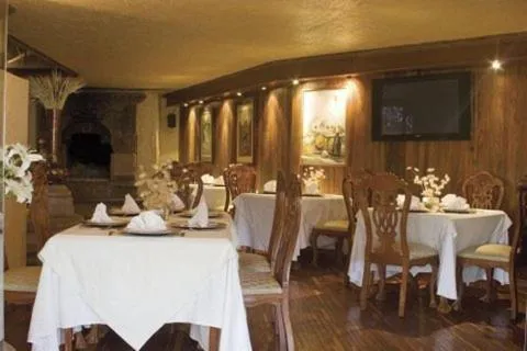 Restaurant/places to eat in Casa de la Loma